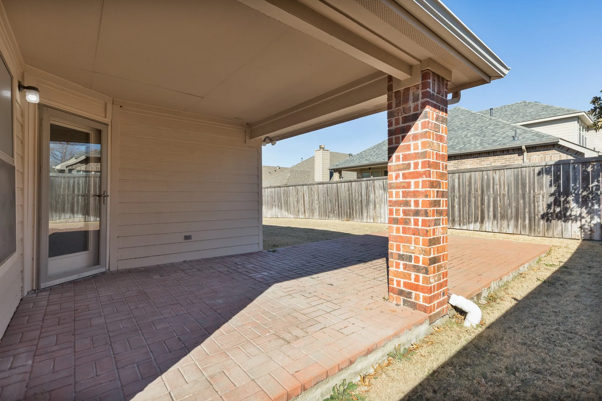 Single Family Residence For Rent in Denton County , 1617 Nighthawk Drive, Little Elm, Texas 75068, 4 Bedroom, 2 Bathroom, 2 Garage spaces, 2,160 Sqft, built in 2006, mls#21336686, Real Estate Agent in Little Elm, Homes For Rent in Denton county, Homes For Rent in Little Elm, Realtor in Little Elm Texas, Real Estate Brokerage Independent Realty Texas, Luminita Cordes Realtor