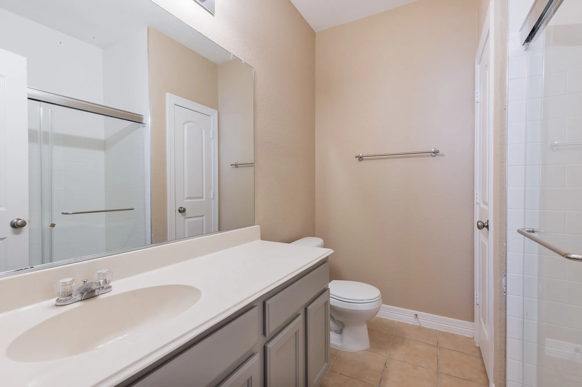 Single Family Residence For Rent in Denton County , 1617 Nighthawk Drive, Little Elm, Texas 75068, 4 Bedroom, 2 Bathroom, 2 Garage spaces, 2,160 Sqft, built in 2006, mls#21336686, Real Estate Agent in Little Elm, Homes For Rent in Denton county, Homes For Rent in Little Elm, Realtor in Little Elm Texas, Real Estate Brokerage Independent Realty Texas, Luminita Cordes Realtor
