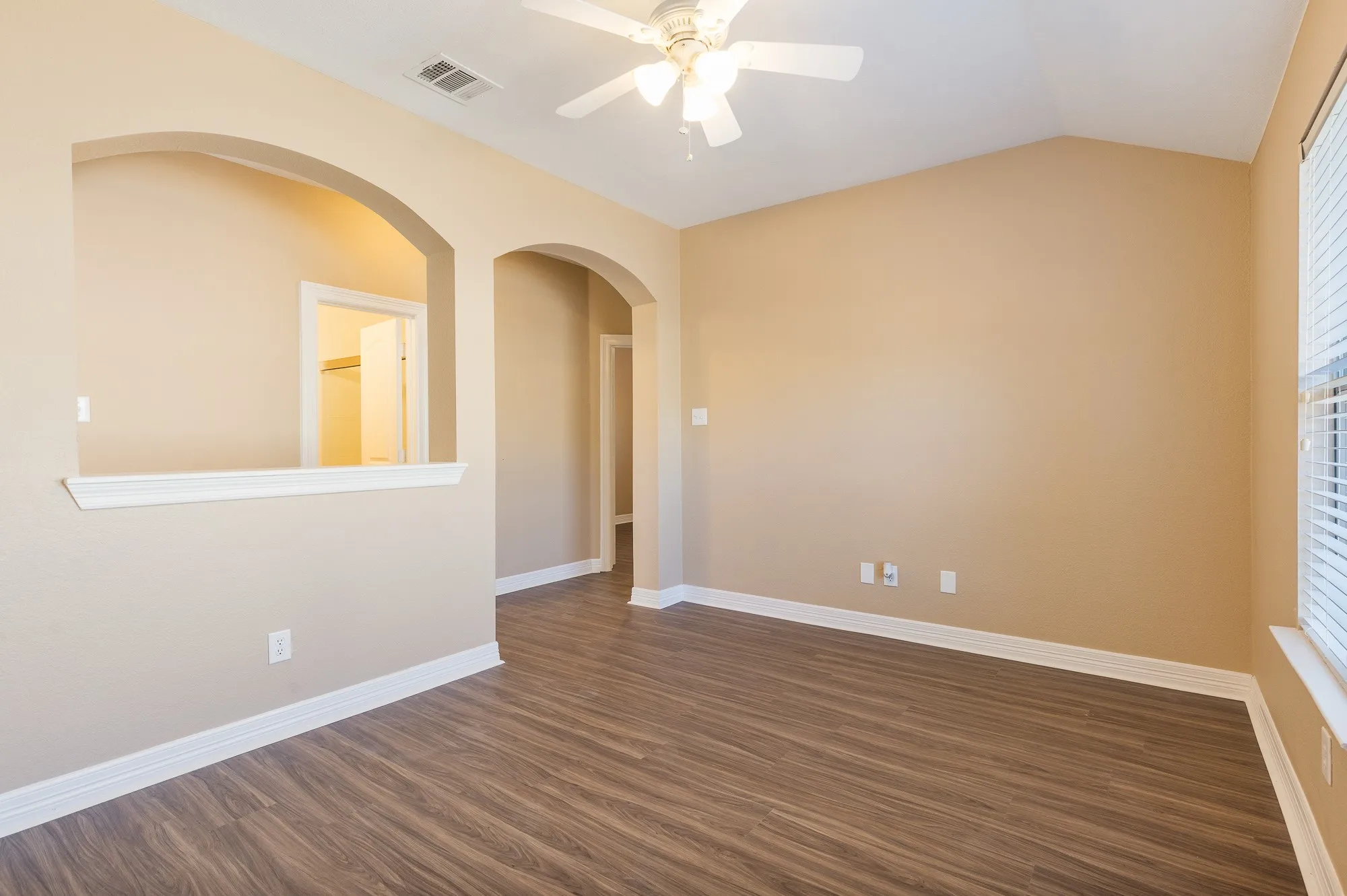 Single Family Residence For Rent in Denton County , 1617 Nighthawk Drive, Little Elm, Texas 75068, 4 Bedroom, 2 Bathroom, 2 Garage spaces, 2,160 Sqft, built in 2006, mls#21336686, Real Estate Agent in Little Elm, Homes For Rent in Denton county, Homes For Rent in Little Elm, Realtor in Little Elm Texas, Real Estate Brokerage Independent Realty Texas, Luminita Cordes Realtor
