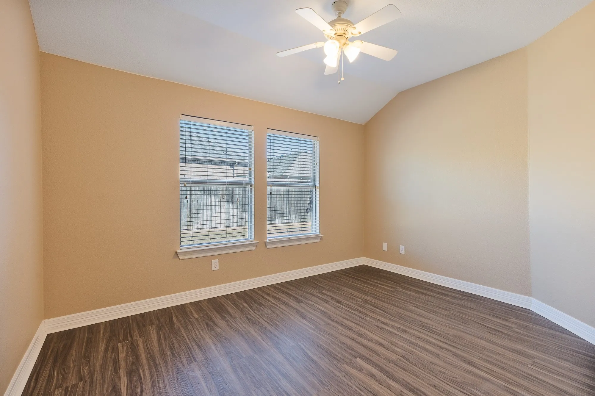 Single Family Residence For Rent in Denton County , 1617 Nighthawk Drive, Little Elm, Texas 75068, 4 Bedroom, 2 Bathroom, 2 Garage spaces, 2,160 Sqft, built in 2006, mls#21336686, Real Estate Agent in Little Elm, Homes For Rent in Denton county, Homes For Rent in Little Elm, Realtor in Little Elm Texas, Real Estate Brokerage Independent Realty Texas, Luminita Cordes Realtor