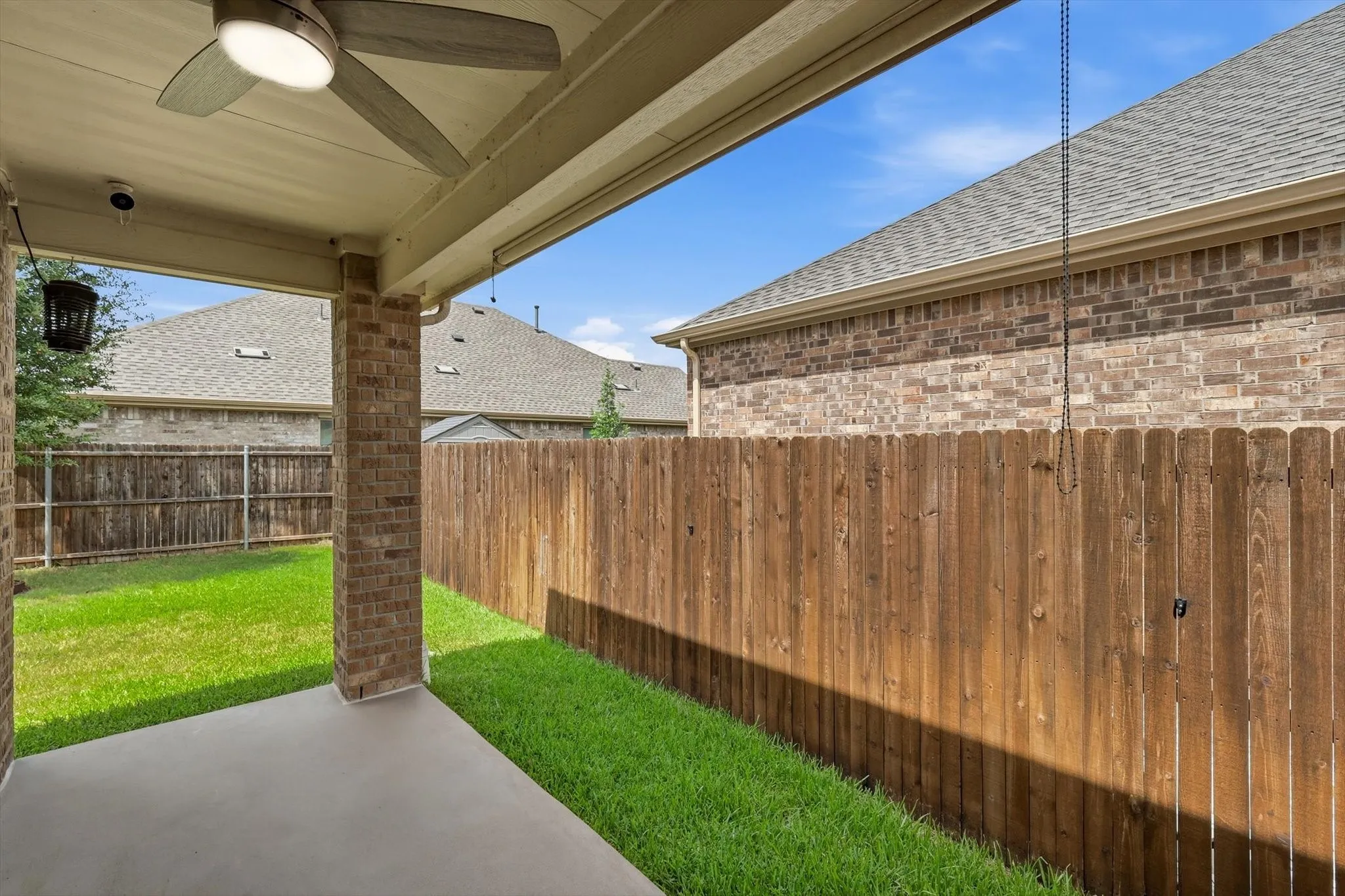 Single Family Residence For Sale in Denton County , 16204 Sparkhill Street, Frisco, Texas 75036, 3 Bedroom, 2 Bathroom, 2 Garage spaces, 1,778 Sqft, built in 2017, mls#21336691, Real Estate Agent in Frisco, Homes For Sale in Denton county, Homes For Sale in Frisco, Realtor in Frisco Texas, Real Estate Brokerage Independent Realty Texas, Luminita Cordes Realtor