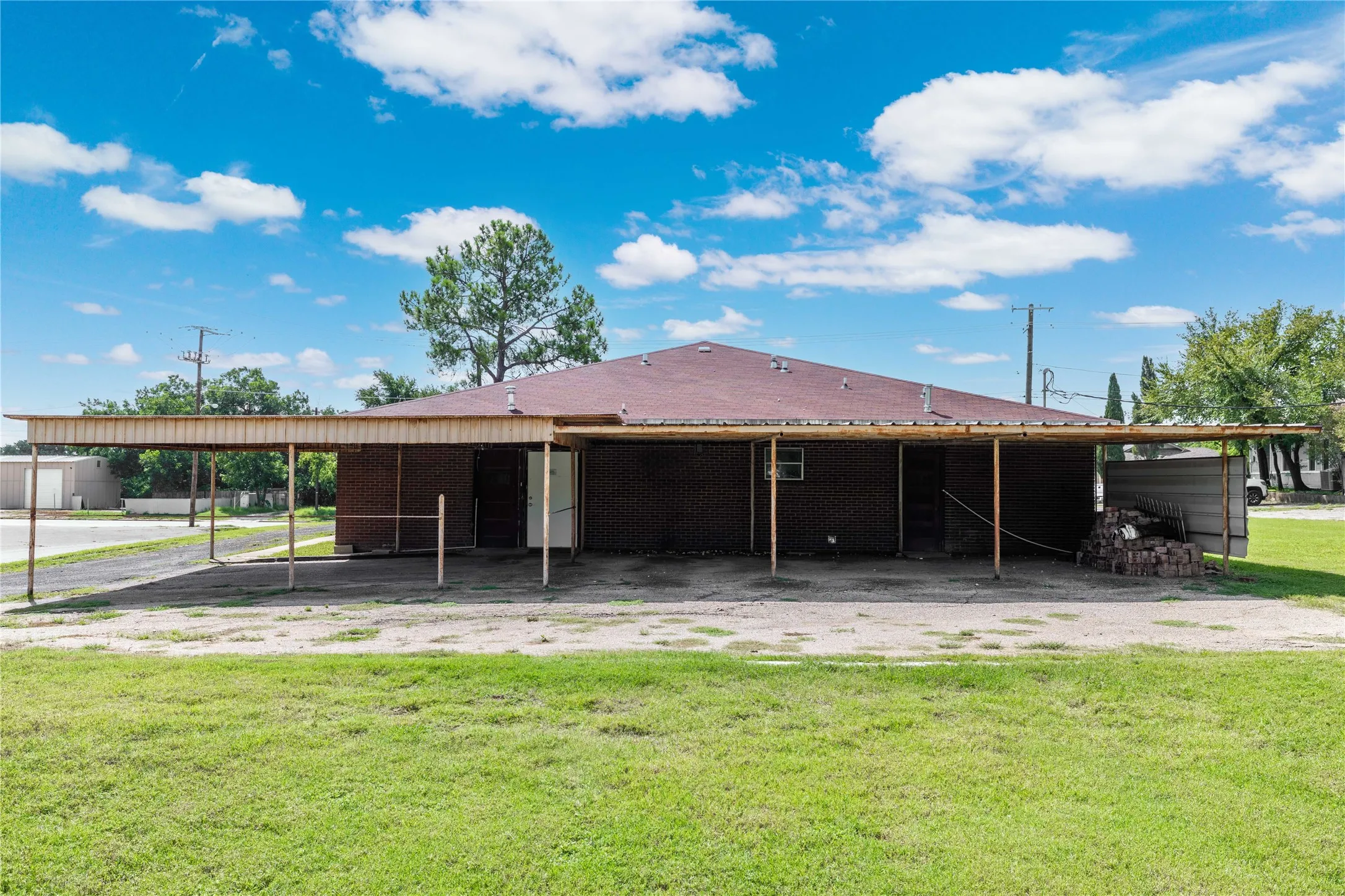 Business For Sale in Brown County , 2201 Coggin Avenue, Brownwood, Texas 76801, 0, 0, Garage spaces, 0 Sqft, built in 1961, Price $224,900, mls#21336696, Real Estate Agent in Brownwood, Homes For Sale in Brown county, Homes For Sale in Brownwood, Realtor in Brownwood Texas, Real Estate Brokerage Independent Realty Texas, Luminita Cordes Realtor