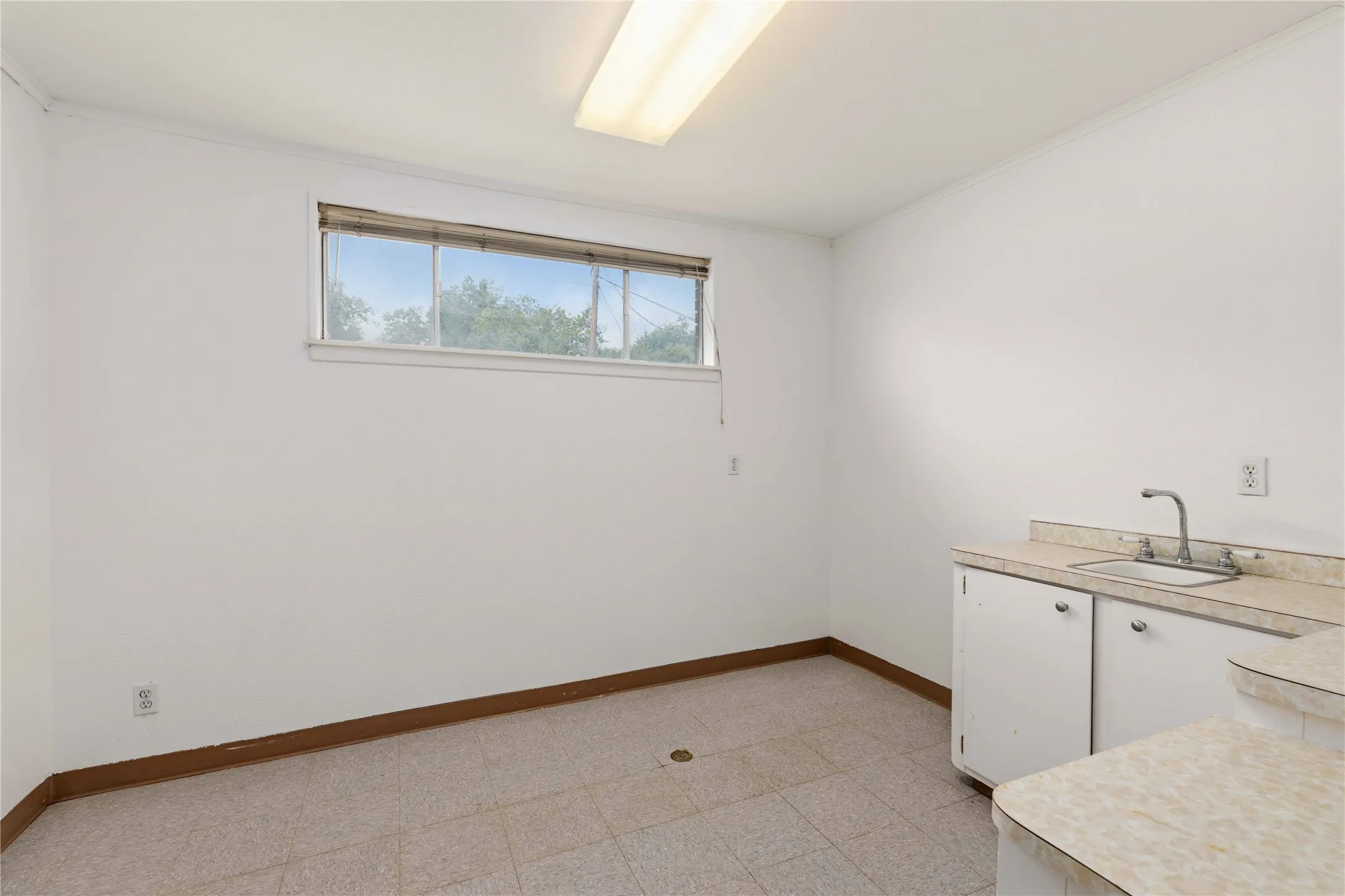 Business For Sale in Brown County , 2201 Coggin Avenue, Brownwood, Texas 76801, 0, 0, Garage spaces, 0 Sqft, built in 1961, Price $224,900, mls#21336696, Real Estate Agent in Brownwood, Homes For Sale in Brown county, Homes For Sale in Brownwood, Realtor in Brownwood Texas, Real Estate Brokerage Independent Realty Texas, Luminita Cordes Realtor