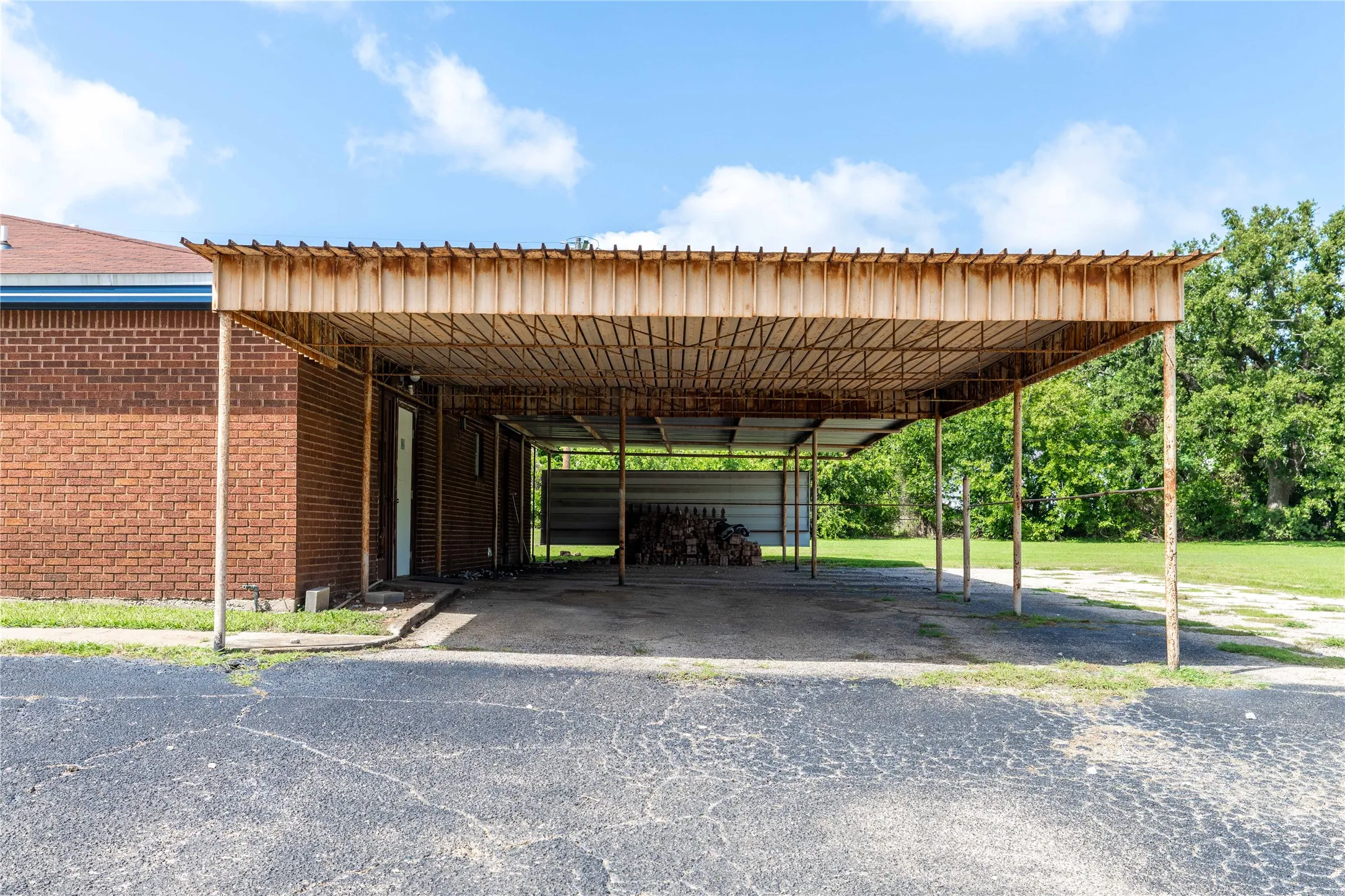 Business For Sale in Brown County , 2201 Coggin Avenue, Brownwood, Texas 76801, 0, 0, Garage spaces, 0 Sqft, built in 1961, Price $224,900, mls#21336696, Real Estate Agent in Brownwood, Homes For Sale in Brown county, Homes For Sale in Brownwood, Realtor in Brownwood Texas, Real Estate Brokerage Independent Realty Texas, Luminita Cordes Realtor
