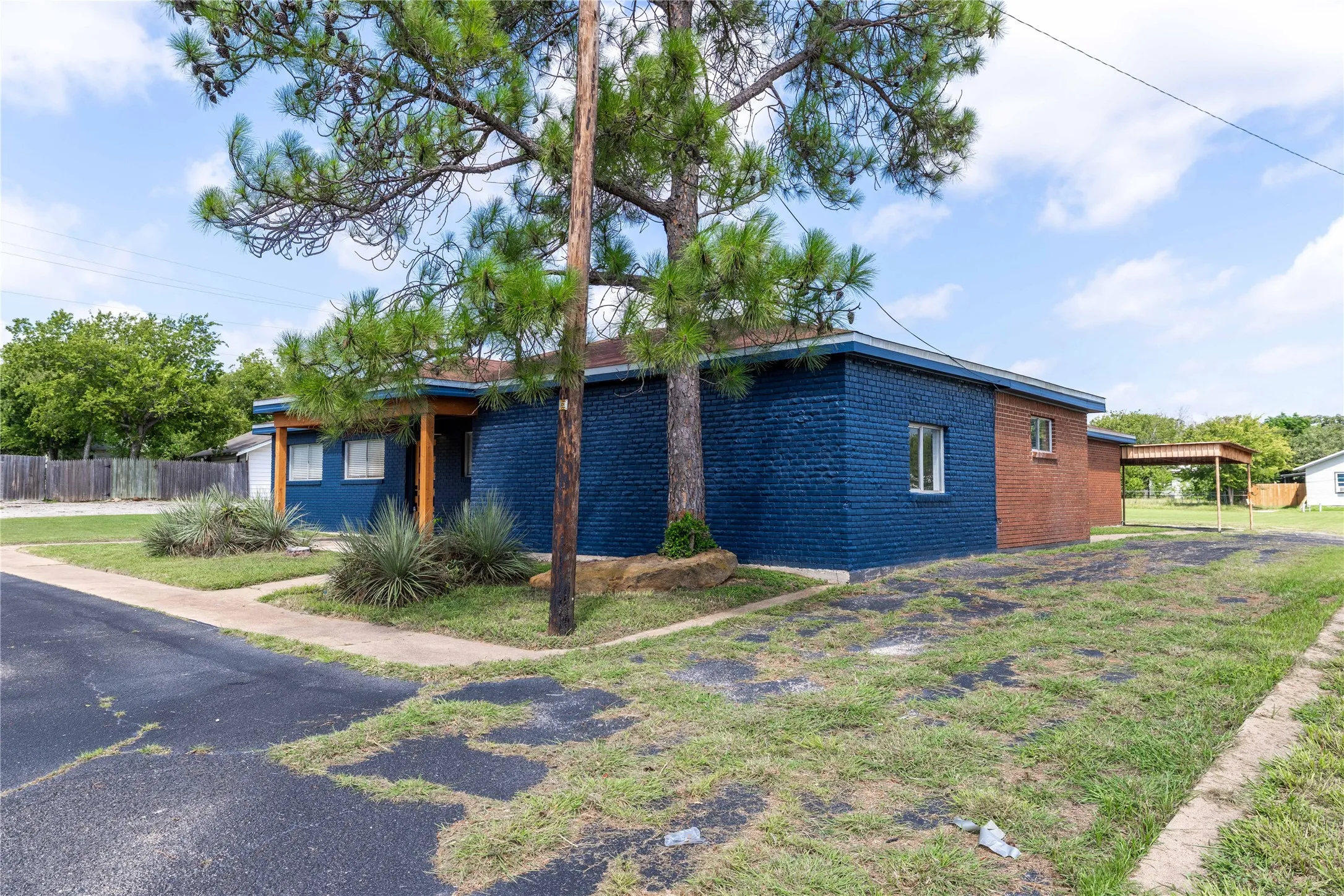 Business For Sale in Brown County , 2201 Coggin Avenue, Brownwood, Texas 76801, 0, 0, Garage spaces, 0 Sqft, built in 1961, Price $224,900, mls#21336696, Real Estate Agent in Brownwood, Homes For Sale in Brown county, Homes For Sale in Brownwood, Realtor in Brownwood Texas, Real Estate Brokerage Independent Realty Texas, Luminita Cordes Realtor
