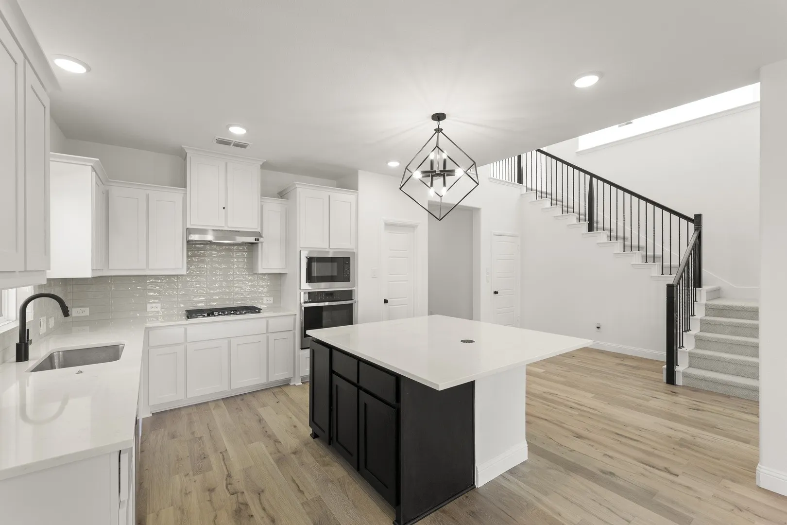 3605-indian-cherry-heartland-tx-inventory-home-kitchen-alt-view