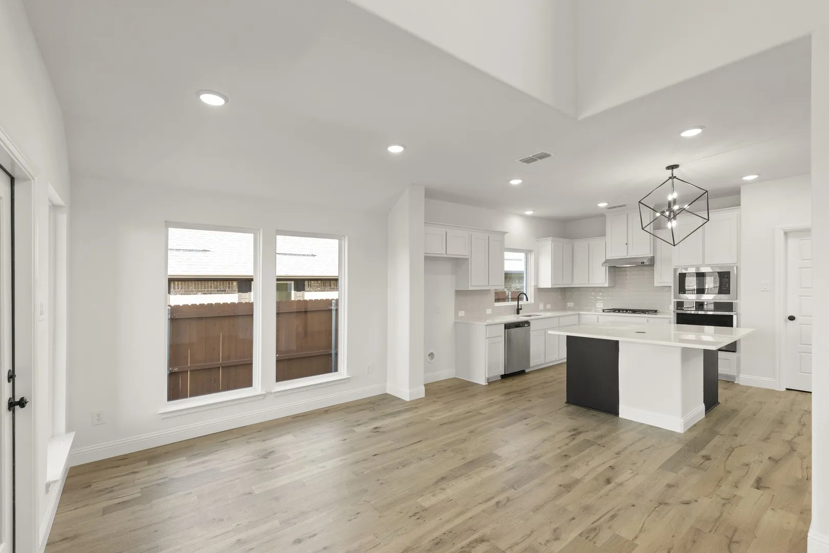 3605-indian-cherry-heartland-tx-inventory-home-casual-dining
