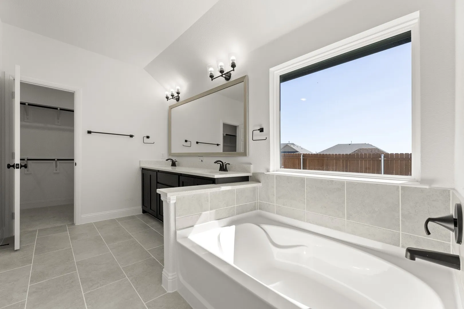 3605-indian-cherry-heartland-tx-inventory-home-primary-tub