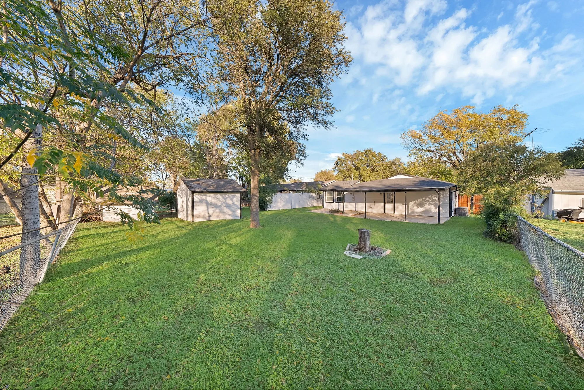 Single Family Residence For Sale in Tarrant County , 809 Hackamore Street, White Settlement, Texas 76108, 3 Bedroom, 2 Bathroom, 1 Garage spaces, 1,514 Sqft, built in 1958, mls#21336700, Real Estate Agent in White Settlement, Homes For Sale in Tarrant county, Homes For Sale in White Settlement, Realtor in White Settlement Texas, Real Estate Brokerage Independent Realty Texas, Luminita Cordes Realtor