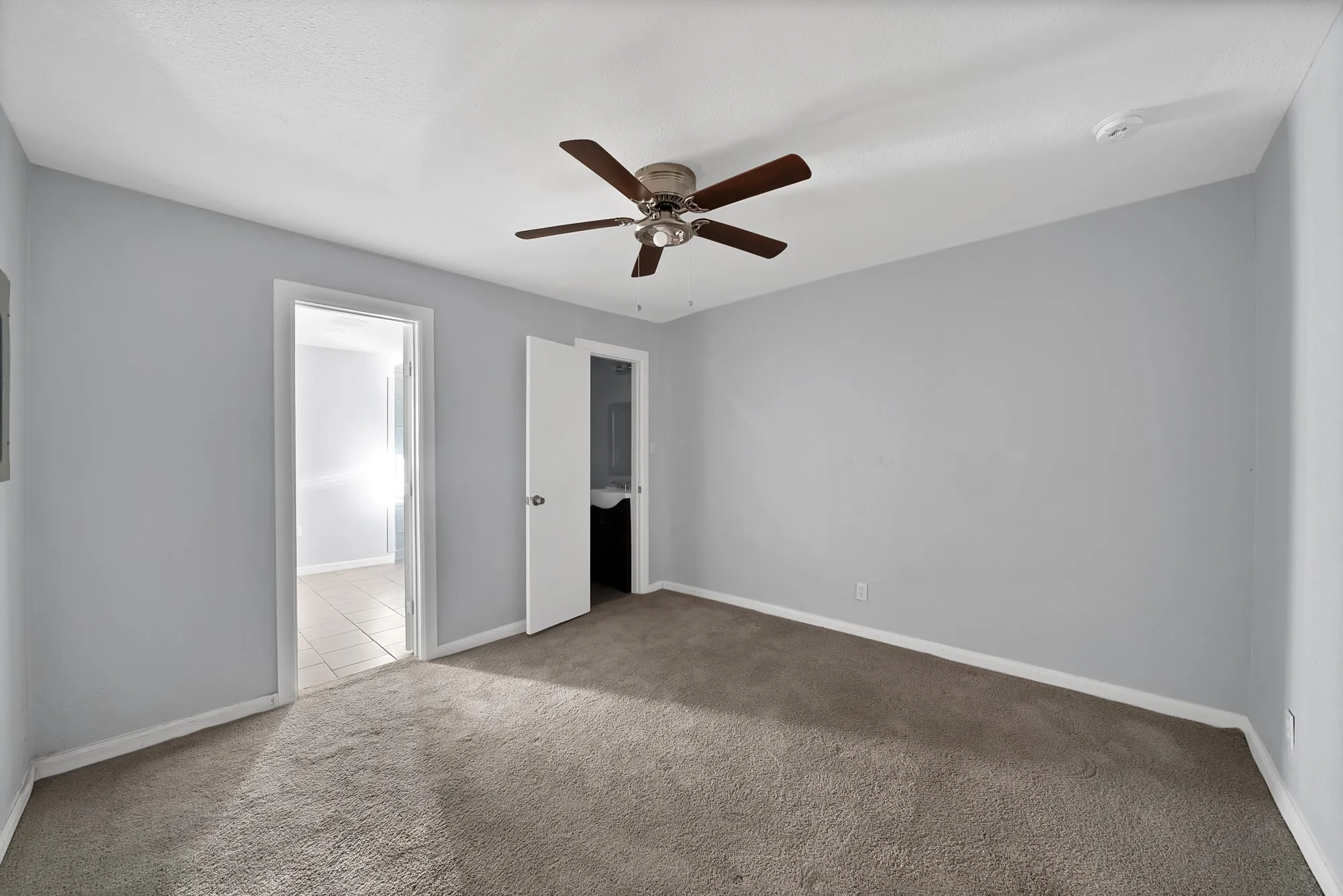 Single Family Residence For Sale in Tarrant County , 809 Hackamore Street, White Settlement, Texas 76108, 3 Bedroom, 2 Bathroom, 1 Garage spaces, 1,514 Sqft, built in 1958, mls#21336700, Real Estate Agent in White Settlement, Homes For Sale in Tarrant county, Homes For Sale in White Settlement, Realtor in White Settlement Texas, Real Estate Brokerage Independent Realty Texas, Luminita Cordes Realtor