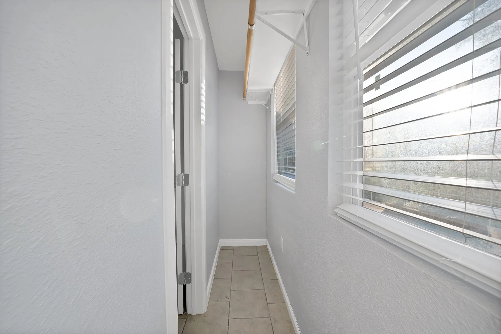 Single Family Residence For Sale in Tarrant County , 809 Hackamore Street, White Settlement, Texas 76108, 3 Bedroom, 2 Bathroom, 1 Garage spaces, 1,514 Sqft, built in 1958, mls#21336700, Real Estate Agent in White Settlement, Homes For Sale in Tarrant county, Homes For Sale in White Settlement, Realtor in White Settlement Texas, Real Estate Brokerage Independent Realty Texas, Luminita Cordes Realtor