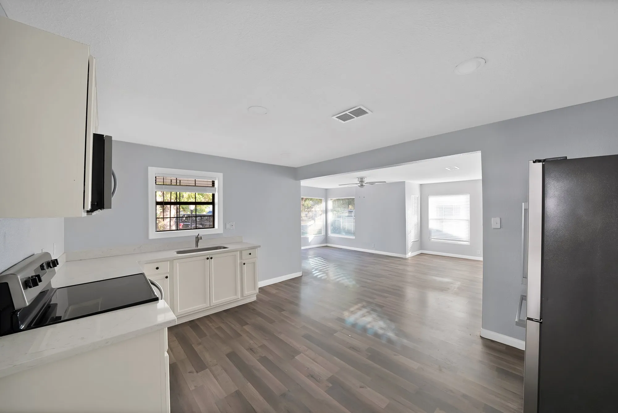 Single Family Residence For Sale in Tarrant County , 809 Hackamore Street, White Settlement, Texas 76108, 3 Bedroom, 2 Bathroom, 1 Garage spaces, 1,514 Sqft, built in 1958, mls#21336700, Real Estate Agent in White Settlement, Homes For Sale in Tarrant county, Homes For Sale in White Settlement, Realtor in White Settlement Texas, Real Estate Brokerage Independent Realty Texas, Luminita Cordes Realtor