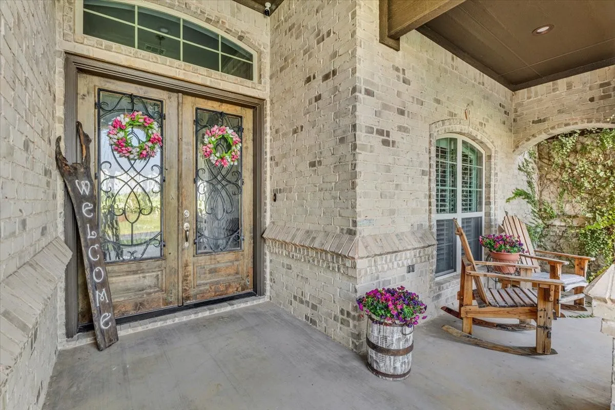 Single Family Residence For Sale in Wise County , 140 Lucky Ridge Lane, Boyd, Texas 76023, 4 Bedroom, 3 Bathroom, 2 Garage spaces, 2,646 Sqft, built in 2018, mls#21332118, Real Estate Agent in Boyd, Homes For Sale in Wise county, Homes For Sale in Boyd, Realtor in Boyd Texas, Real Estate Brokerage Independent Realty Texas, Luminita Cordes Realtor