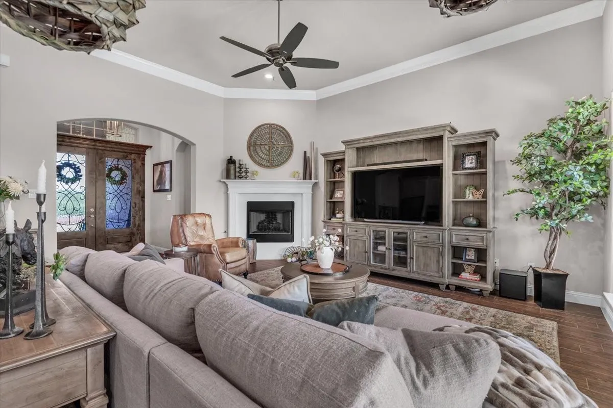 Single Family Residence For Sale in Wise County , 140 Lucky Ridge Lane, Boyd, Texas 76023, 4 Bedroom, 3 Bathroom, 2 Garage spaces, 2,646 Sqft, built in 2018, mls#21332118, Real Estate Agent in Boyd, Homes For Sale in Wise county, Homes For Sale in Boyd, Realtor in Boyd Texas, Real Estate Brokerage Independent Realty Texas, Luminita Cordes Realtor