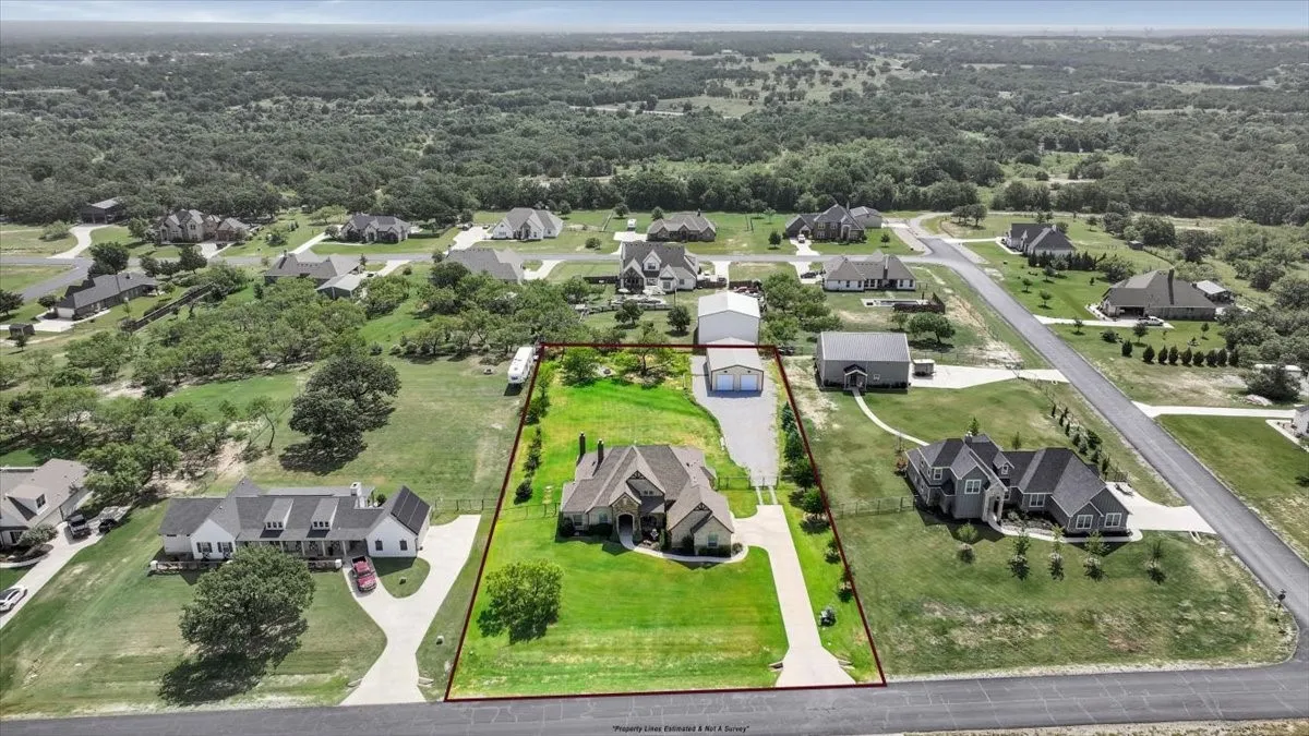 Single Family Residence For Sale in Wise County , 140 Lucky Ridge Lane, Boyd, Texas 76023, 4 Bedroom, 3 Bathroom, 2 Garage spaces, 2,646 Sqft, built in 2018, mls#21332118, Real Estate Agent in Boyd, Homes For Sale in Wise county, Homes For Sale in Boyd, Realtor in Boyd Texas, Real Estate Brokerage Independent Realty Texas, Luminita Cordes Realtor
