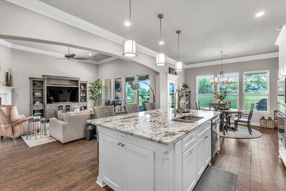 Single Family Residence For Sale in Wise County , 140 Lucky Ridge Lane, Boyd, Texas 76023, 4 Bedroom, 3 Bathroom, 2 Garage spaces, 2,646 Sqft, built in 2018, mls#21332118, Real Estate Agent in Boyd, Homes For Sale in Wise county, Homes For Sale in Boyd, Realtor in Boyd Texas, Real Estate Brokerage Independent Realty Texas, Luminita Cordes Realtor