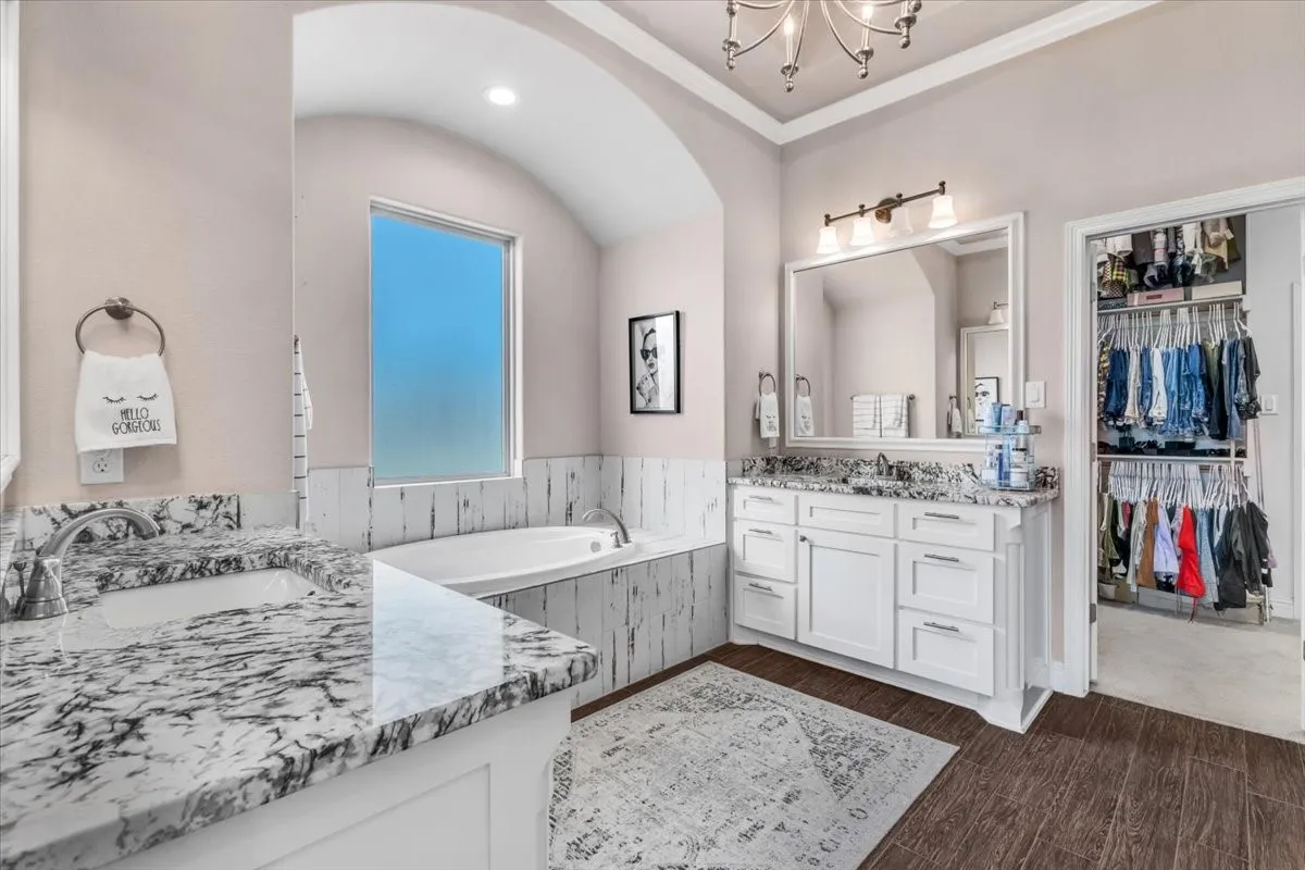 Single Family Residence For Sale in Wise County , 140 Lucky Ridge Lane, Boyd, Texas 76023, 4 Bedroom, 3 Bathroom, 2 Garage spaces, 2,646 Sqft, built in 2018, mls#21332118, Real Estate Agent in Boyd, Homes For Sale in Wise county, Homes For Sale in Boyd, Realtor in Boyd Texas, Real Estate Brokerage Independent Realty Texas, Luminita Cordes Realtor