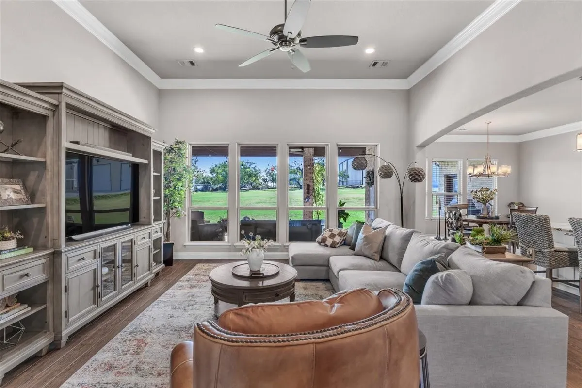 Single Family Residence For Sale in Wise County , 140 Lucky Ridge Lane, Boyd, Texas 76023, 4 Bedroom, 3 Bathroom, 2 Garage spaces, 2,646 Sqft, built in 2018, mls#21332118, Real Estate Agent in Boyd, Homes For Sale in Wise county, Homes For Sale in Boyd, Realtor in Boyd Texas, Real Estate Brokerage Independent Realty Texas, Luminita Cordes Realtor