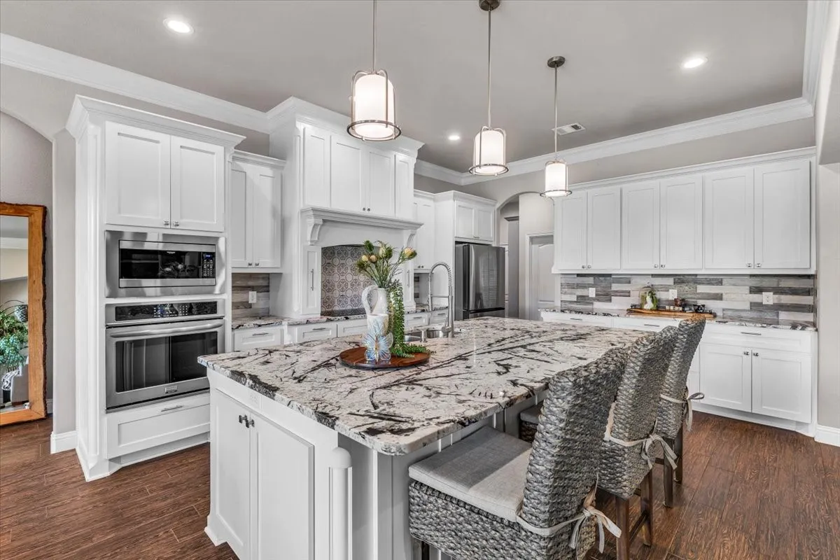 Single Family Residence For Sale in Wise County , 140 Lucky Ridge Lane, Boyd, Texas 76023, 4 Bedroom, 3 Bathroom, 2 Garage spaces, 2,646 Sqft, built in 2018, mls#21332118, Real Estate Agent in Boyd, Homes For Sale in Wise county, Homes For Sale in Boyd, Realtor in Boyd Texas, Real Estate Brokerage Independent Realty Texas, Luminita Cordes Realtor