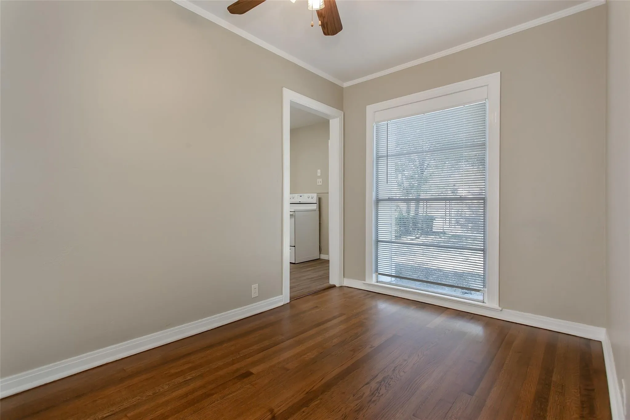 Single Family Residence For Rent in Dallas County , 5829 E MOCKINGBIRD Lane, Dallas, Texas 75206, 2 Bedroom, 1 Bathroom, Garage spaces, 1,127 Sqft, built in 1942, Price $2,395, mls#21336703, Real Estate Agent in Dallas, Homes For Rent in Dallas county, Homes For Rent in Dallas, Realtor in Dallas Texas, Real Estate Brokerage Independent Realty Texas, Luminita Cordes Realtor