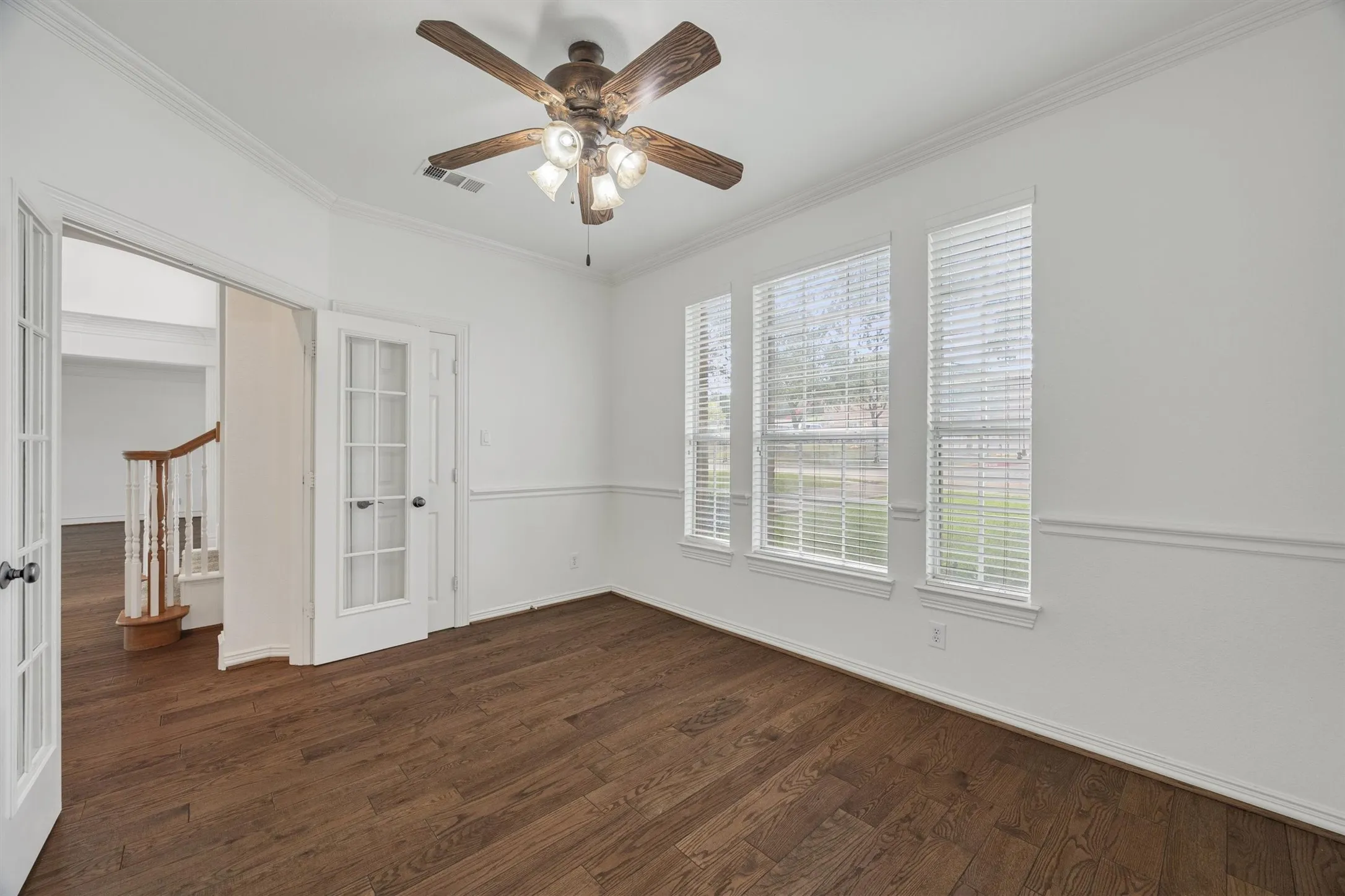 Downstairs study or bedroom