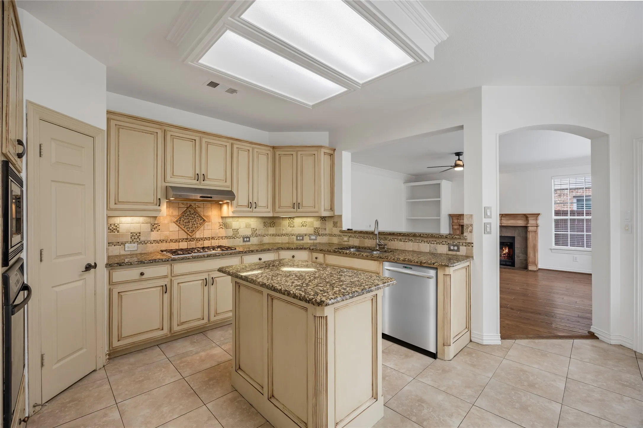 Single Family Residence For Rent in Denton County , 4758 Ridgeland Drive, Frisco, Texas 75034, 4 Bedroom, 3 Bathroom, 2 Garage spaces, 3,103 Sqft, built in 1999, mls#21336238, Real Estate Agent in Frisco, Homes For Rent in Denton county, Homes For Rent in Frisco, Realtor in Frisco Texas, Real Estate Brokerage Independent Realty Texas, Luminita Cordes Realtor