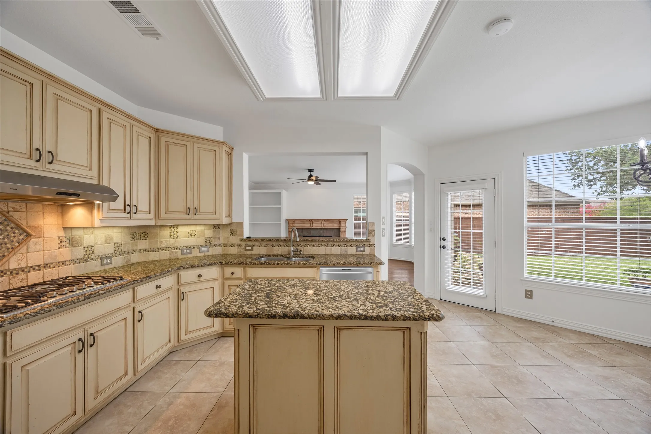 Single Family Residence For Rent in Denton County , 4758 Ridgeland Drive, Frisco, Texas 75034, 4 Bedroom, 3 Bathroom, 2 Garage spaces, 3,103 Sqft, built in 1999, mls#21336238, Real Estate Agent in Frisco, Homes For Rent in Denton county, Homes For Rent in Frisco, Realtor in Frisco Texas, Real Estate Brokerage Independent Realty Texas, Luminita Cordes Realtor
