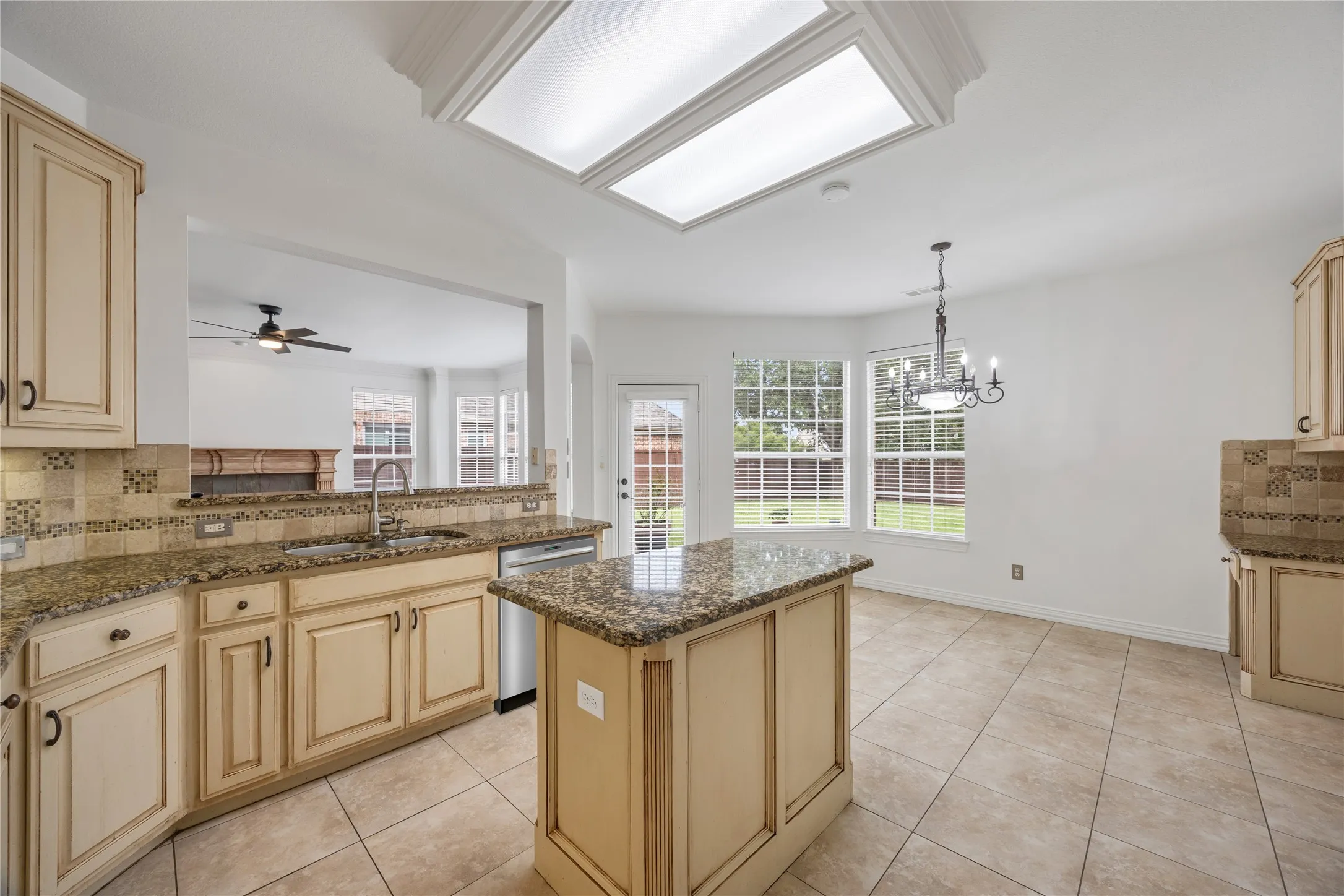 Single Family Residence For Rent in Denton County , 4758 Ridgeland Drive, Frisco, Texas 75034, 4 Bedroom, 3 Bathroom, 2 Garage spaces, 3,103 Sqft, built in 1999, mls#21336238, Real Estate Agent in Frisco, Homes For Rent in Denton county, Homes For Rent in Frisco, Realtor in Frisco Texas, Real Estate Brokerage Independent Realty Texas, Luminita Cordes Realtor