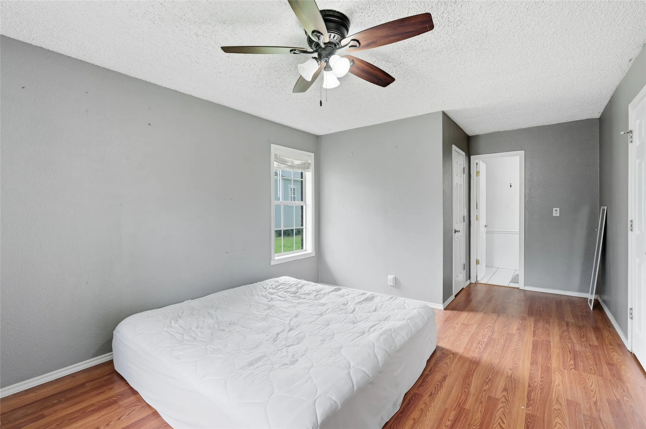 Single Family Residence For Sale in Fannin County , 2205 Canyon Circle, Bonham, Texas 75418, 3 Bedroom, 2 Bathroom, 2 Garage spaces, 1,738 Sqft, built in 1996, Price $255,000, mls#21336720, Real Estate Agent in Bonham, Homes For Sale in Fannin county, Homes For Sale in Bonham, Realtor in Bonham Texas, Real Estate Brokerage Independent Realty Texas, Luminita Cordes Realtor