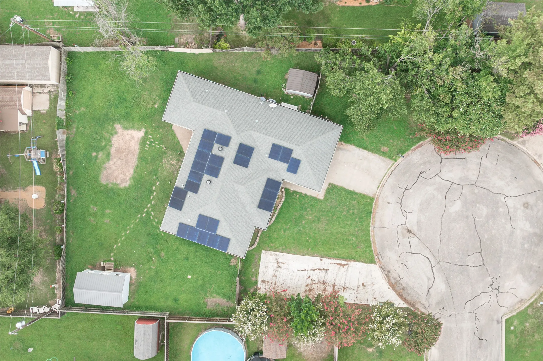 Single Family Residence For Sale in Fannin County , 2205 Canyon Circle, Bonham, Texas 75418, 3 Bedroom, 2 Bathroom, 2 Garage spaces, 1,738 Sqft, built in 1996, Price $255,000, mls#21336720, Real Estate Agent in Bonham, Homes For Sale in Fannin county, Homes For Sale in Bonham, Realtor in Bonham Texas, Real Estate Brokerage Independent Realty Texas, Luminita Cordes Realtor