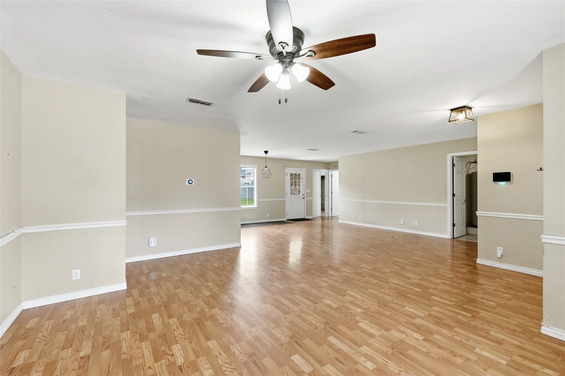 Single Family Residence For Sale in Fannin County , 2205 Canyon Circle, Bonham, Texas 75418, 3 Bedroom, 2 Bathroom, 2 Garage spaces, 1,738 Sqft, built in 1996, Price $255,000, mls#21336720, Real Estate Agent in Bonham, Homes For Sale in Fannin county, Homes For Sale in Bonham, Realtor in Bonham Texas, Real Estate Brokerage Independent Realty Texas, Luminita Cordes Realtor