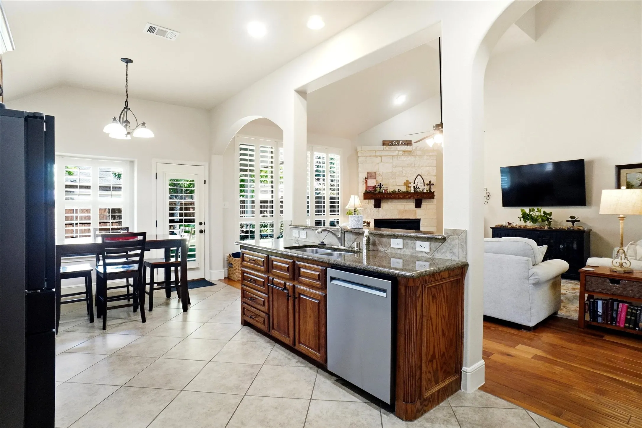 Single Family Residence For Sale in Tarrant County , 5905 Cripple Creek Trail, North Richland Hills, Texas 76180, 4 Bedroom, 3 Bathroom, 2 Garage spaces, 2,883 Sqft, built in 2009, mls#21336721, Real Estate Agent in North Richland Hills, Homes For Sale in Tarrant county, Homes For Sale in North Richland Hills, Realtor in North Richland Hills Texas, Real Estate Brokerage Independent Realty Texas, Luminita Cordes Realtor