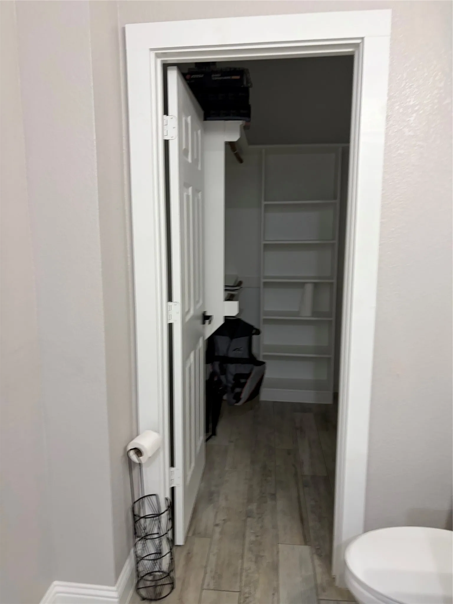 Closet
