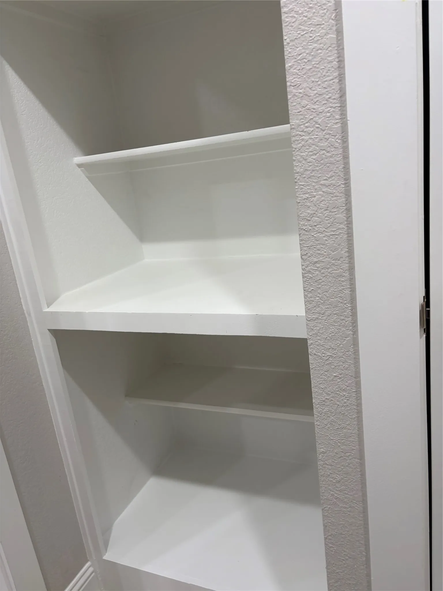 Single Family Residence For Rent in Ellis County , 1131 W Sterrett Road, Waxahachie, Texas 75167, 2 Bedroom, 2 Bathroom, Garage spaces, 1,200 Sqft, built in 2010, mls#21326612, Real Estate Agent in Waxahachie, Homes For Rent in Ellis county, Homes For Rent in Waxahachie, Realtor in Waxahachie Texas, Real Estate Brokerage Independent Realty Texas, Luminita Cordes Realtor