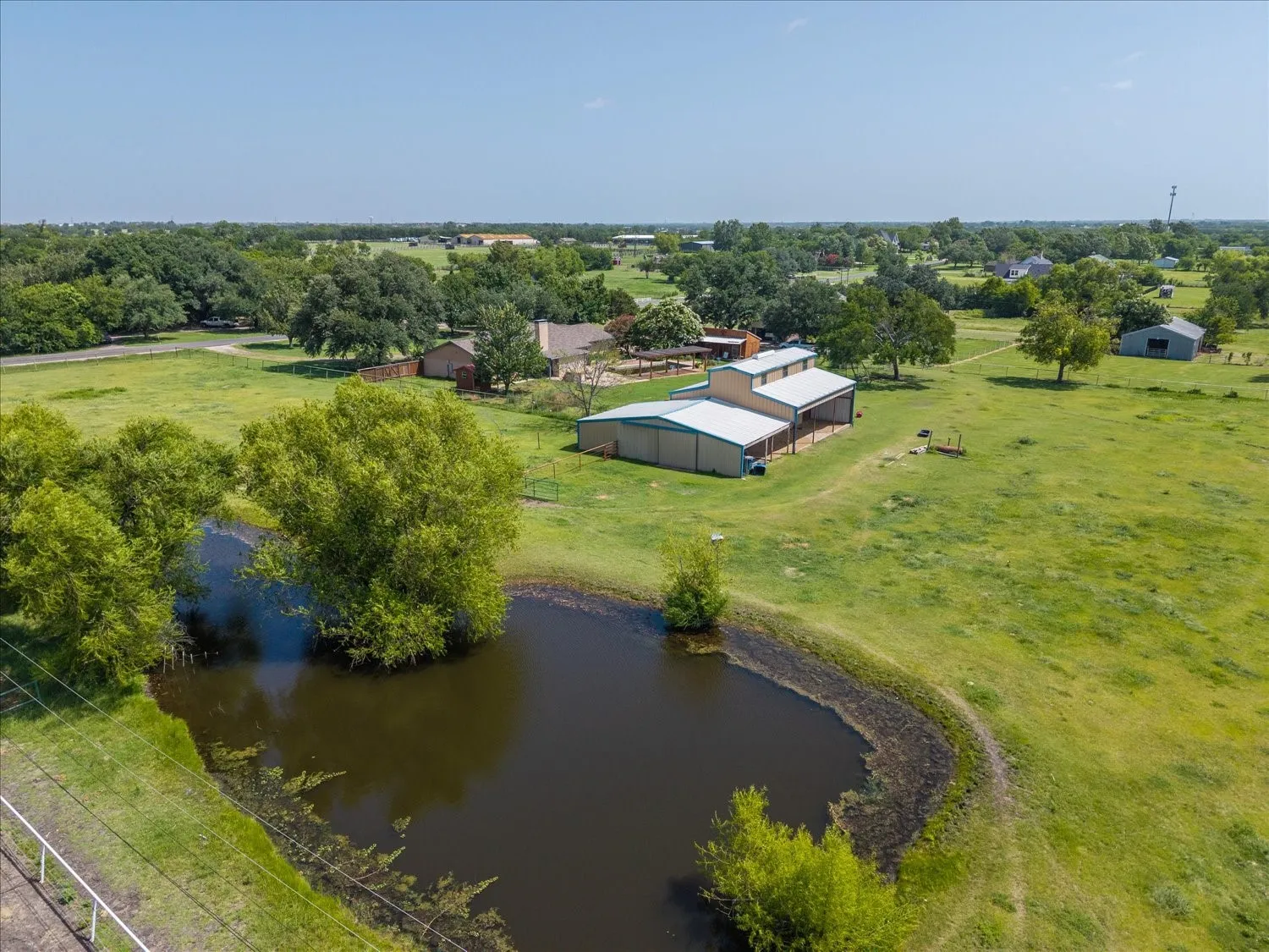 Single Family Residence For Sale in Rockwall County , 441 Briar Glen, Mclendon Chisholm, Texas 75032, 3 Bedroom, 2 Bathroom, 3 Garage spaces, 2,130 Sqft, built in 1976, mls#21318581, Real Estate Agent in Mclendon Chisholm, Homes For Sale in Rockwall county, Homes For Sale in Mclendon Chisholm, Realtor in Mclendon Chisholm Texas, Real Estate Brokerage Independent Realty Texas, Luminita Cordes Realtor