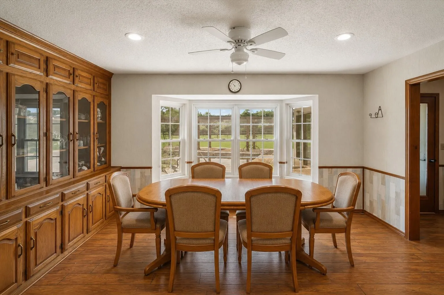 Single Family Residence For Sale in Rockwall County , 441 Briar Glen, Mclendon Chisholm, Texas 75032, 3 Bedroom, 2 Bathroom, 3 Garage spaces, 2,130 Sqft, built in 1976, mls#21318581, Real Estate Agent in Mclendon Chisholm, Homes For Sale in Rockwall county, Homes For Sale in Mclendon Chisholm, Realtor in Mclendon Chisholm Texas, Real Estate Brokerage Independent Realty Texas, Luminita Cordes Realtor