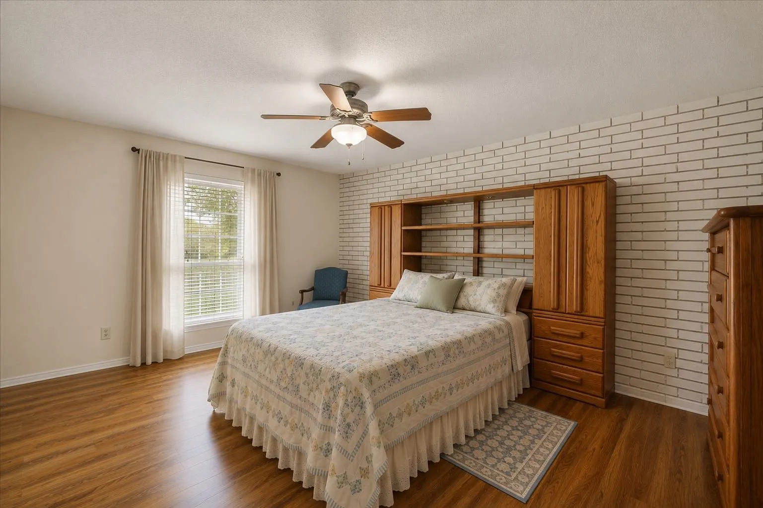 Single Family Residence For Sale in Rockwall County , 441 Briar Glen, Mclendon Chisholm, Texas 75032, 3 Bedroom, 2 Bathroom, 3 Garage spaces, 2,130 Sqft, built in 1976, mls#21318581, Real Estate Agent in Mclendon Chisholm, Homes For Sale in Rockwall county, Homes For Sale in Mclendon Chisholm, Realtor in Mclendon Chisholm Texas, Real Estate Brokerage Independent Realty Texas, Luminita Cordes Realtor
