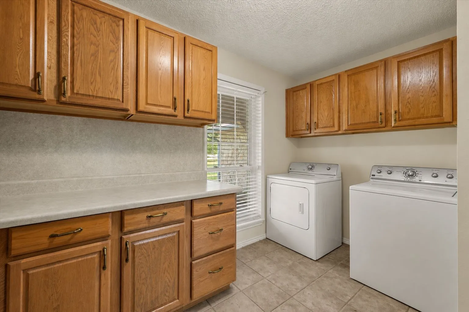 Single Family Residence For Sale in Rockwall County , 441 Briar Glen, Mclendon Chisholm, Texas 75032, 3 Bedroom, 2 Bathroom, 3 Garage spaces, 2,130 Sqft, built in 1976, mls#21318581, Real Estate Agent in Mclendon Chisholm, Homes For Sale in Rockwall county, Homes For Sale in Mclendon Chisholm, Realtor in Mclendon Chisholm Texas, Real Estate Brokerage Independent Realty Texas, Luminita Cordes Realtor
