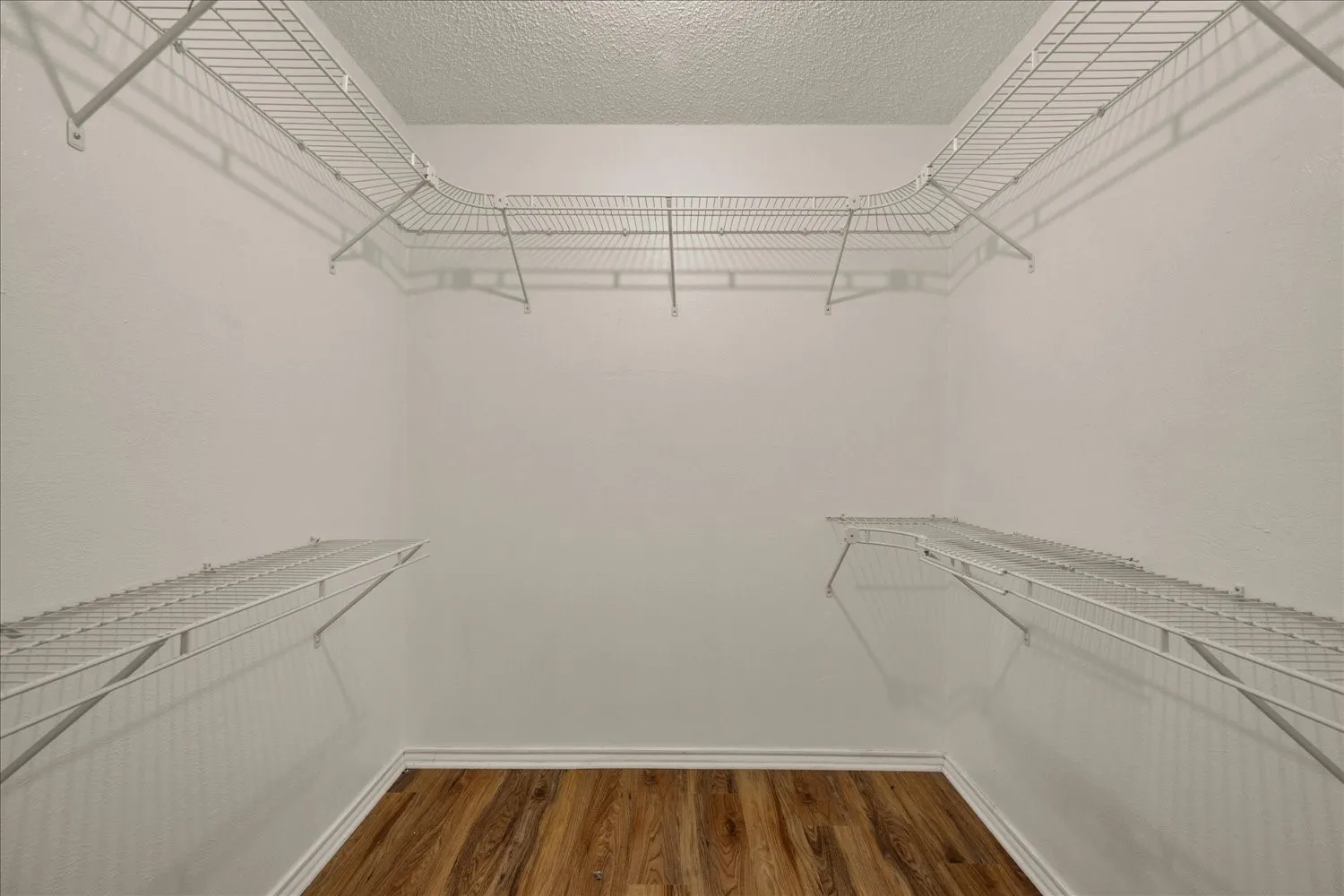 Single Family Residence For Sale in Rockwall County , 441 Briar Glen, Mclendon Chisholm, Texas 75032, 3 Bedroom, 2 Bathroom, 3 Garage spaces, 2,130 Sqft, built in 1976, mls#21318581, Real Estate Agent in Mclendon Chisholm, Homes For Sale in Rockwall county, Homes For Sale in Mclendon Chisholm, Realtor in Mclendon Chisholm Texas, Real Estate Brokerage Independent Realty Texas, Luminita Cordes Realtor