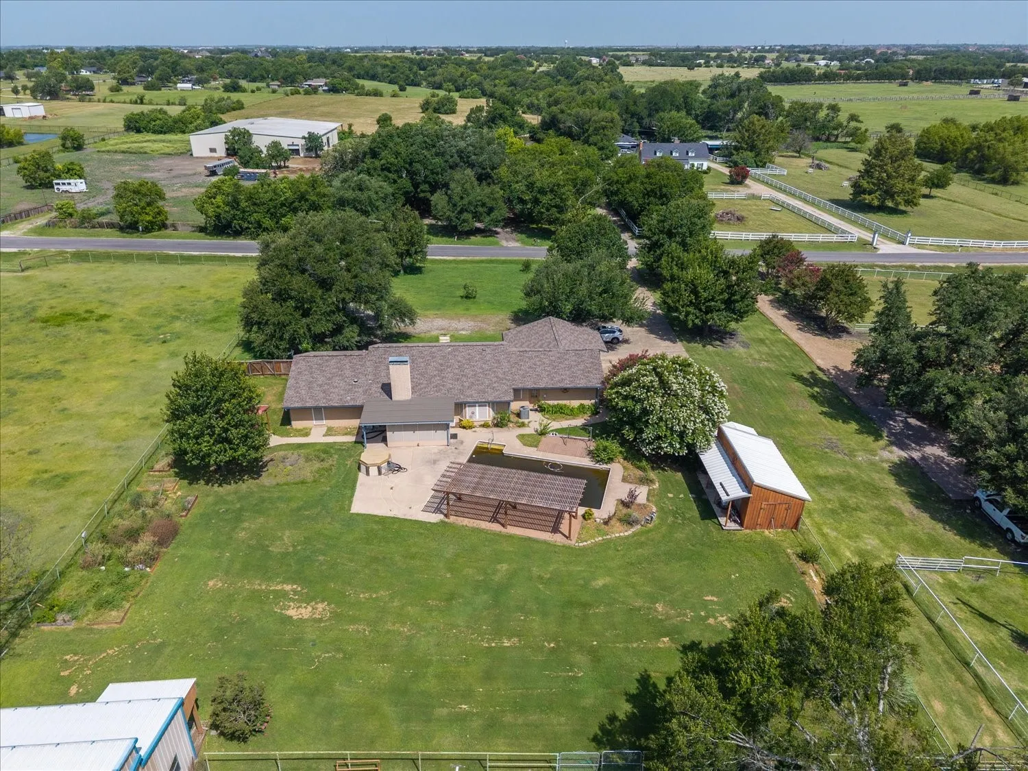 Single Family Residence For Sale in Rockwall County , 441 Briar Glen, Mclendon Chisholm, Texas 75032, 3 Bedroom, 2 Bathroom, 3 Garage spaces, 2,130 Sqft, built in 1976, mls#21318581, Real Estate Agent in Mclendon Chisholm, Homes For Sale in Rockwall county, Homes For Sale in Mclendon Chisholm, Realtor in Mclendon Chisholm Texas, Real Estate Brokerage Independent Realty Texas, Luminita Cordes Realtor