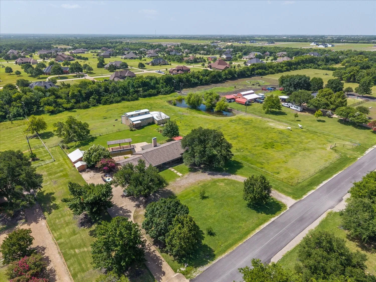 Single Family Residence For Sale in Rockwall County , 441 Briar Glen, Mclendon Chisholm, Texas 75032, 3 Bedroom, 2 Bathroom, 3 Garage spaces, 2,130 Sqft, built in 1976, mls#21318581, Real Estate Agent in Mclendon Chisholm, Homes For Sale in Rockwall county, Homes For Sale in Mclendon Chisholm, Realtor in Mclendon Chisholm Texas, Real Estate Brokerage Independent Realty Texas, Luminita Cordes Realtor
