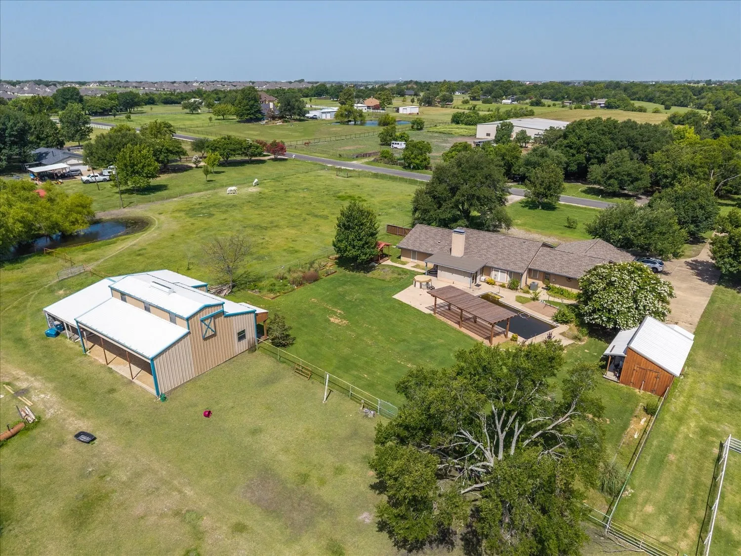 Single Family Residence For Sale in Rockwall County , 441 Briar Glen, Mclendon Chisholm, Texas 75032, 3 Bedroom, 2 Bathroom, 3 Garage spaces, 2,130 Sqft, built in 1976, mls#21318581, Real Estate Agent in Mclendon Chisholm, Homes For Sale in Rockwall county, Homes For Sale in Mclendon Chisholm, Realtor in Mclendon Chisholm Texas, Real Estate Brokerage Independent Realty Texas, Luminita Cordes Realtor