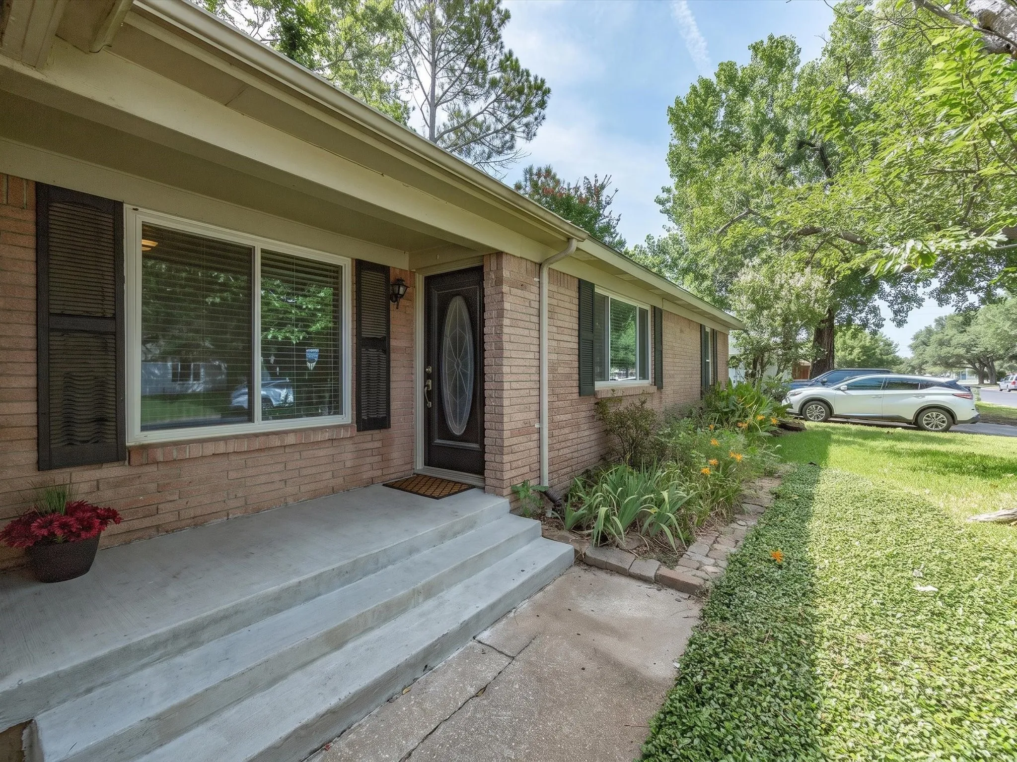 Single Family Residence For Sale in Tarrant County , 828 Billie Ruth Lane, Hurst, Texas 76053, 4 Bedroom, 2 Bathroom, Garage spaces, 1,529 Sqft, built in 1958, mls#21336674, Real Estate Agent in Hurst, Homes For Sale in Tarrant county, Homes For Sale in Hurst, Realtor in Hurst Texas, Real Estate Brokerage Independent Realty Texas, Luminita Cordes Realtor