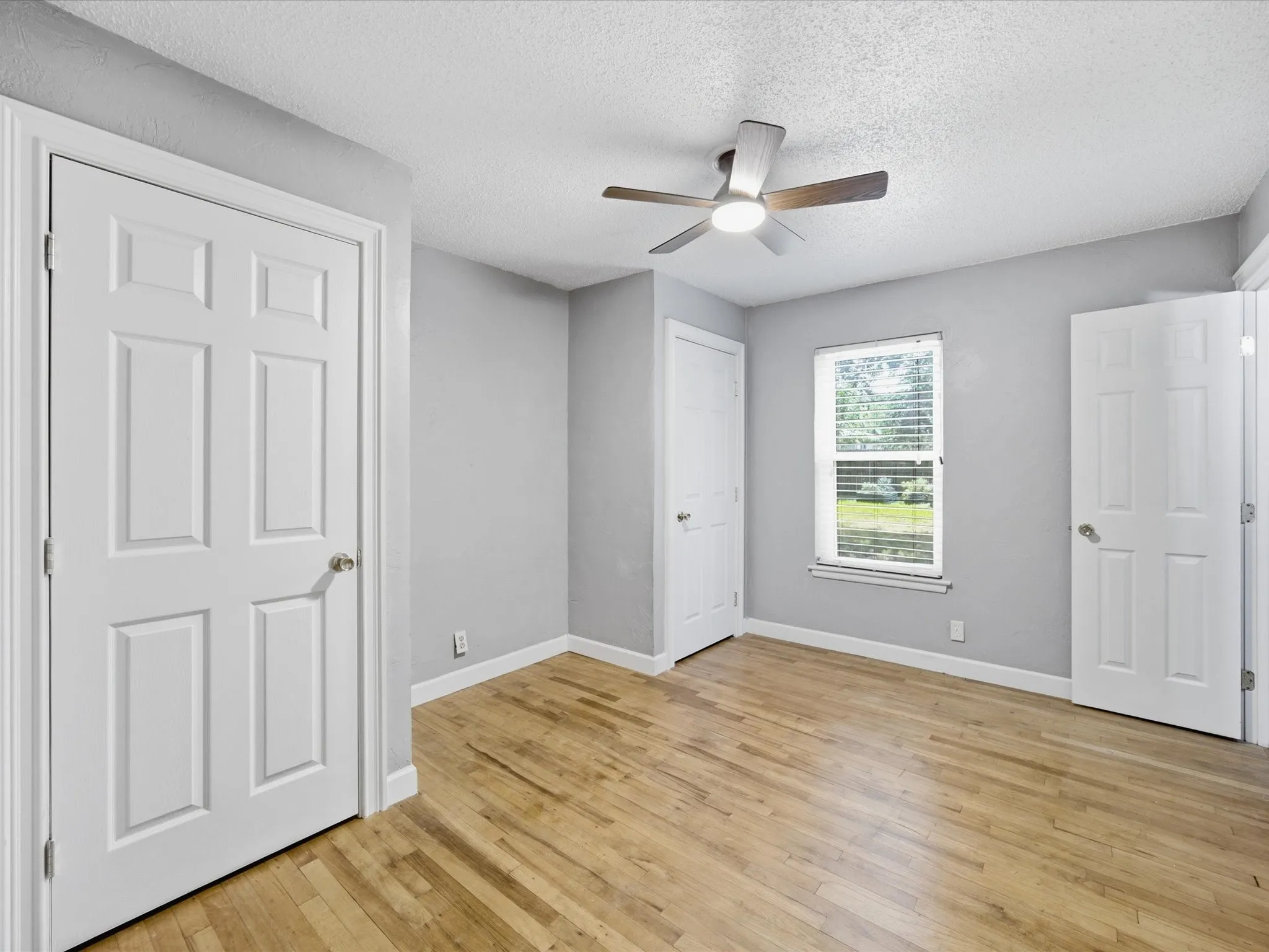Single Family Residence For Sale in Tarrant County , 828 Billie Ruth Lane, Hurst, Texas 76053, 4 Bedroom, 2 Bathroom, Garage spaces, 1,529 Sqft, built in 1958, mls#21336674, Real Estate Agent in Hurst, Homes For Sale in Tarrant county, Homes For Sale in Hurst, Realtor in Hurst Texas, Real Estate Brokerage Independent Realty Texas, Luminita Cordes Realtor