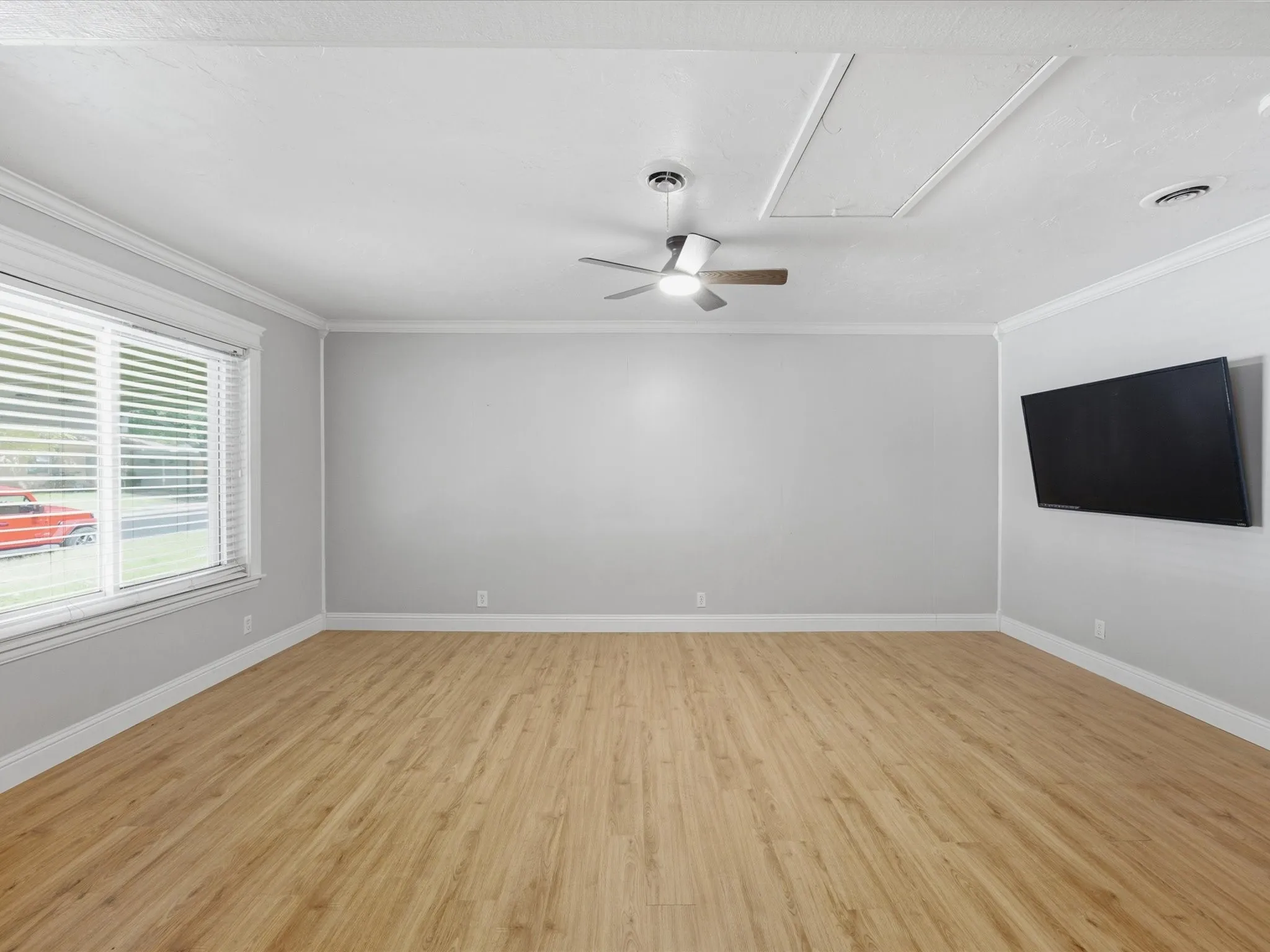 Single Family Residence For Sale in Tarrant County , 828 Billie Ruth Lane, Hurst, Texas 76053, 4 Bedroom, 2 Bathroom, Garage spaces, 1,529 Sqft, built in 1958, mls#21336674, Real Estate Agent in Hurst, Homes For Sale in Tarrant county, Homes For Sale in Hurst, Realtor in Hurst Texas, Real Estate Brokerage Independent Realty Texas, Luminita Cordes Realtor