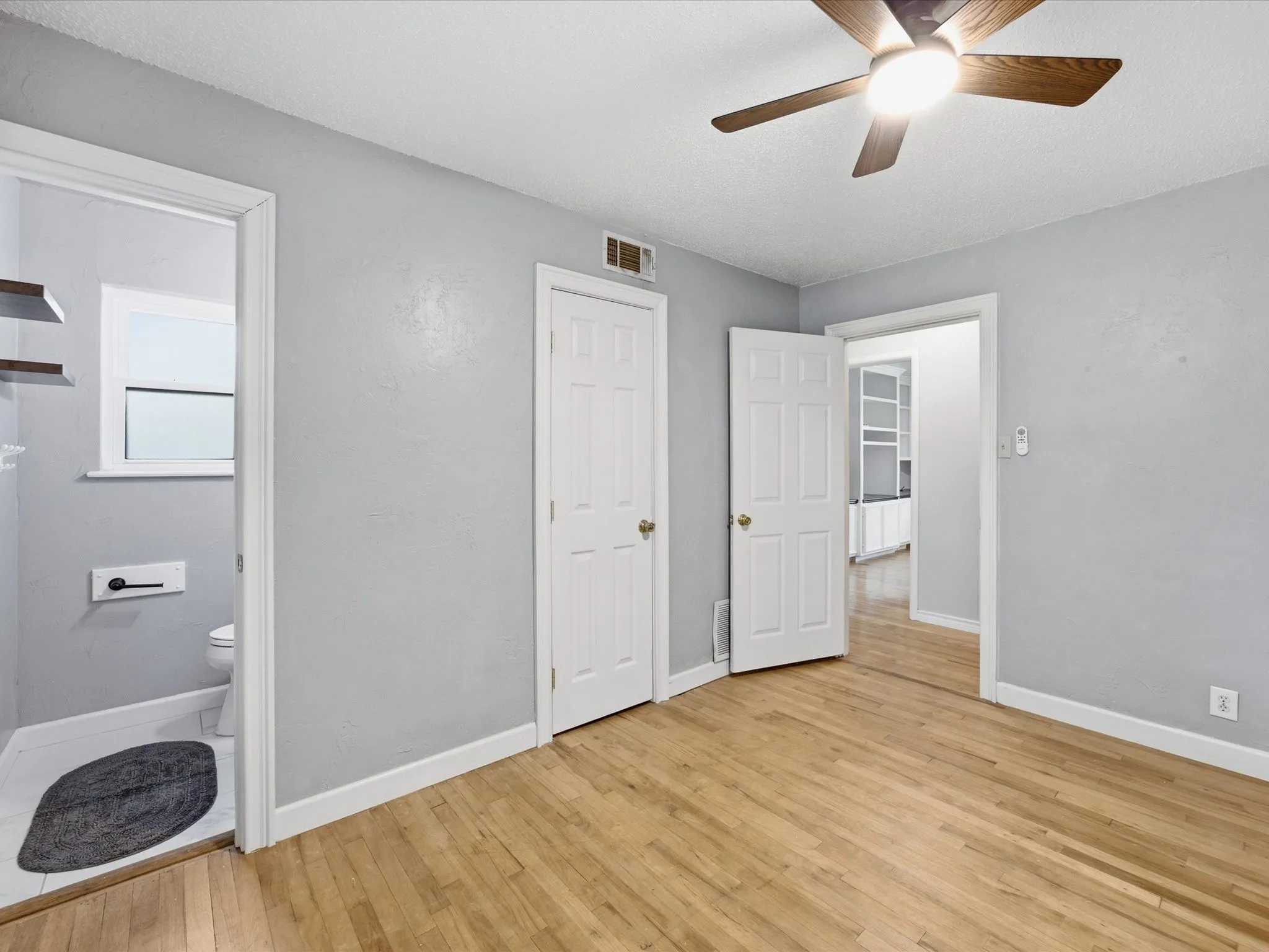 Single Family Residence For Sale in Tarrant County , 828 Billie Ruth Lane, Hurst, Texas 76053, 4 Bedroom, 2 Bathroom, Garage spaces, 1,529 Sqft, built in 1958, mls#21336674, Real Estate Agent in Hurst, Homes For Sale in Tarrant county, Homes For Sale in Hurst, Realtor in Hurst Texas, Real Estate Brokerage Independent Realty Texas, Luminita Cordes Realtor