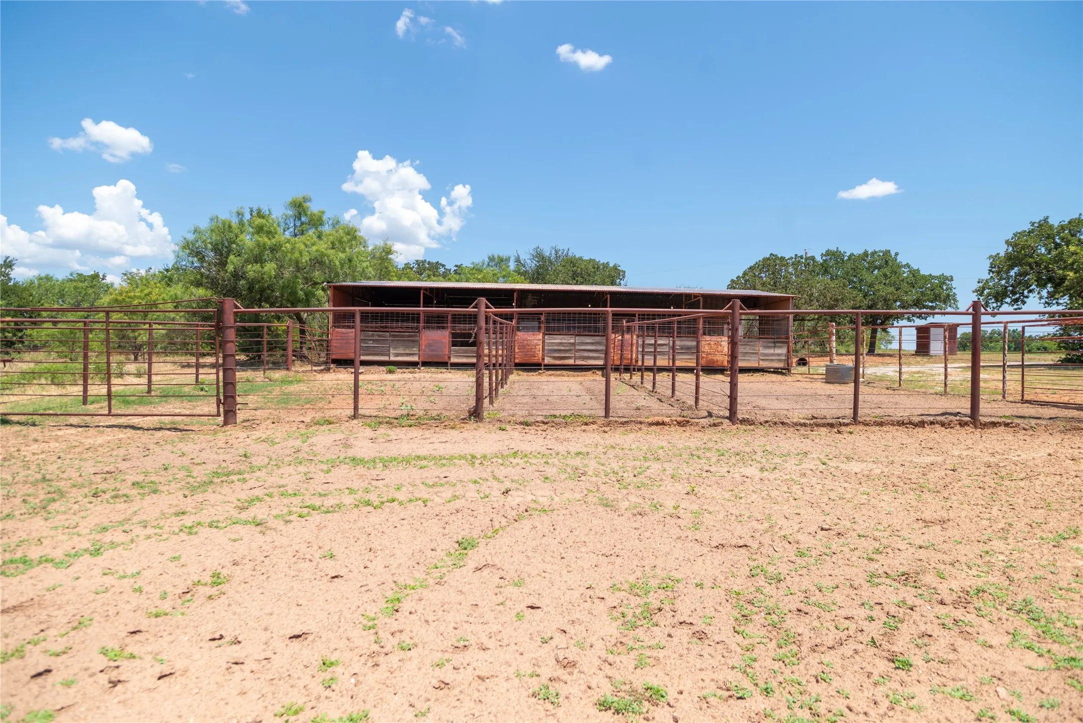 Mobile Home For Sale in Wise County , 406 Private Road 3706, Bridgeport, Texas 76426, 4 Bedrooms, 3 Bathrooms, Garage spaces, 2,128 Sqft, built in 1995, Price $785,000, mls#21336614, Real Estate Agent in Bridgeport, Homes For Sale in Wise county, Homes For Sale in Bridgeport, Realtor in Bridgeport Texas, Real Estate Brokerage Independent Realty Texas, Luminita Cordes Realtor