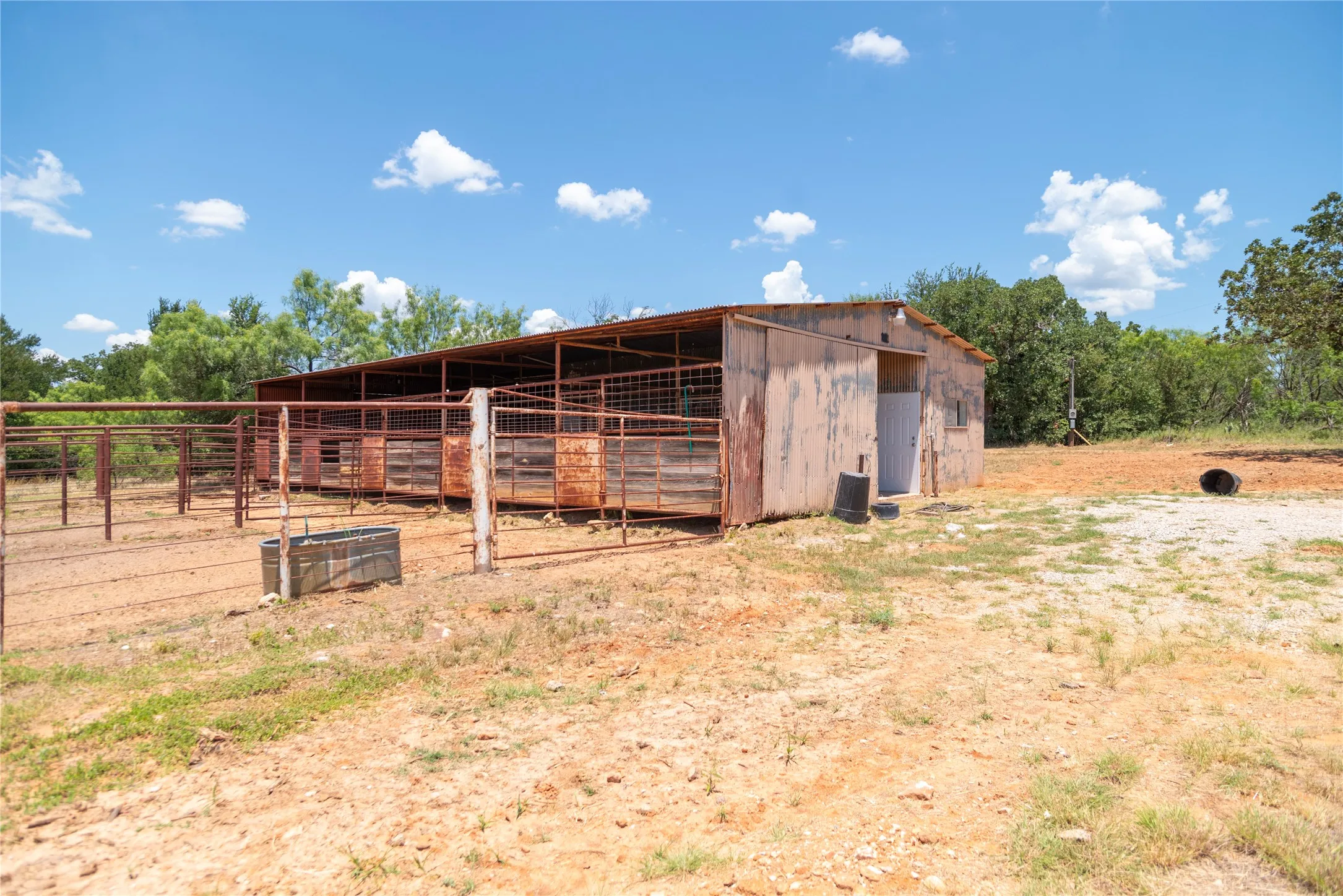 Mobile Home For Sale in Wise County , 406 Private Road 3706, Bridgeport, Texas 76426, 4 Bedrooms, 3 Bathrooms, Garage spaces, 2,128 Sqft, built in 1995, Price $785,000, mls#21336614, Real Estate Agent in Bridgeport, Homes For Sale in Wise county, Homes For Sale in Bridgeport, Realtor in Bridgeport Texas, Real Estate Brokerage Independent Realty Texas, Luminita Cordes Realtor