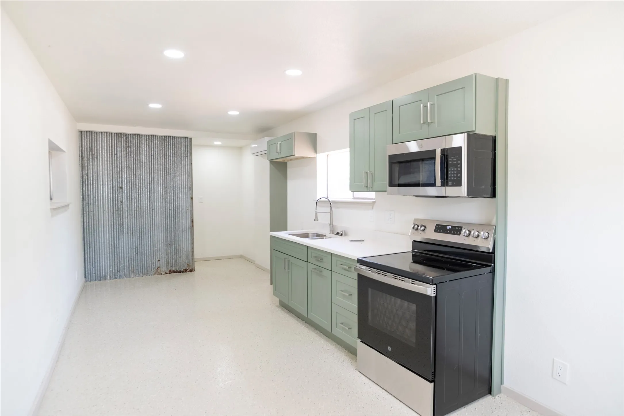 Bunkhouse kitchen