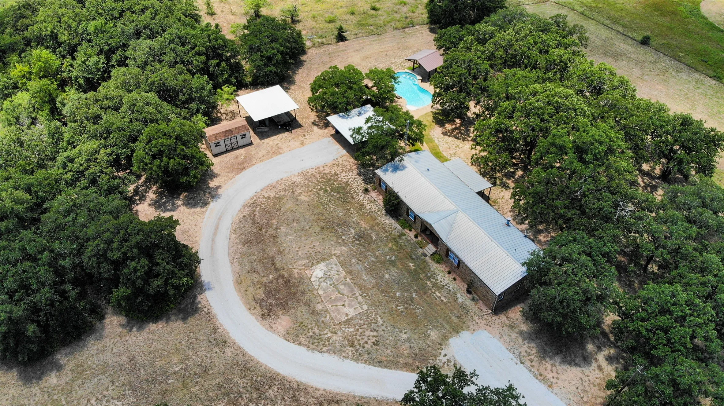 Mobile Home For Sale in Wise County , 406 Private Road 3706, Bridgeport, Texas 76426, 4 Bedrooms, 3 Bathrooms, Garage spaces, 2,128 Sqft, built in 1995, Price $785,000, mls#21336614, Real Estate Agent in Bridgeport, Homes For Sale in Wise county, Homes For Sale in Bridgeport, Realtor in Bridgeport Texas, Real Estate Brokerage Independent Realty Texas, Luminita Cordes Realtor